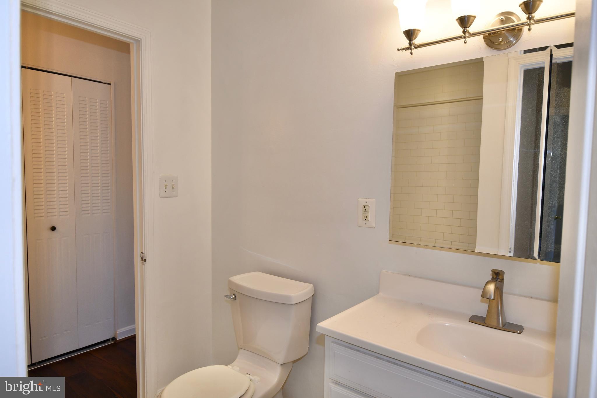 THOUSAND OAKS - Residential Lease