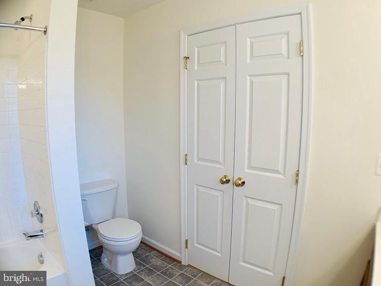 AZALEA WOODS - Residential Lease