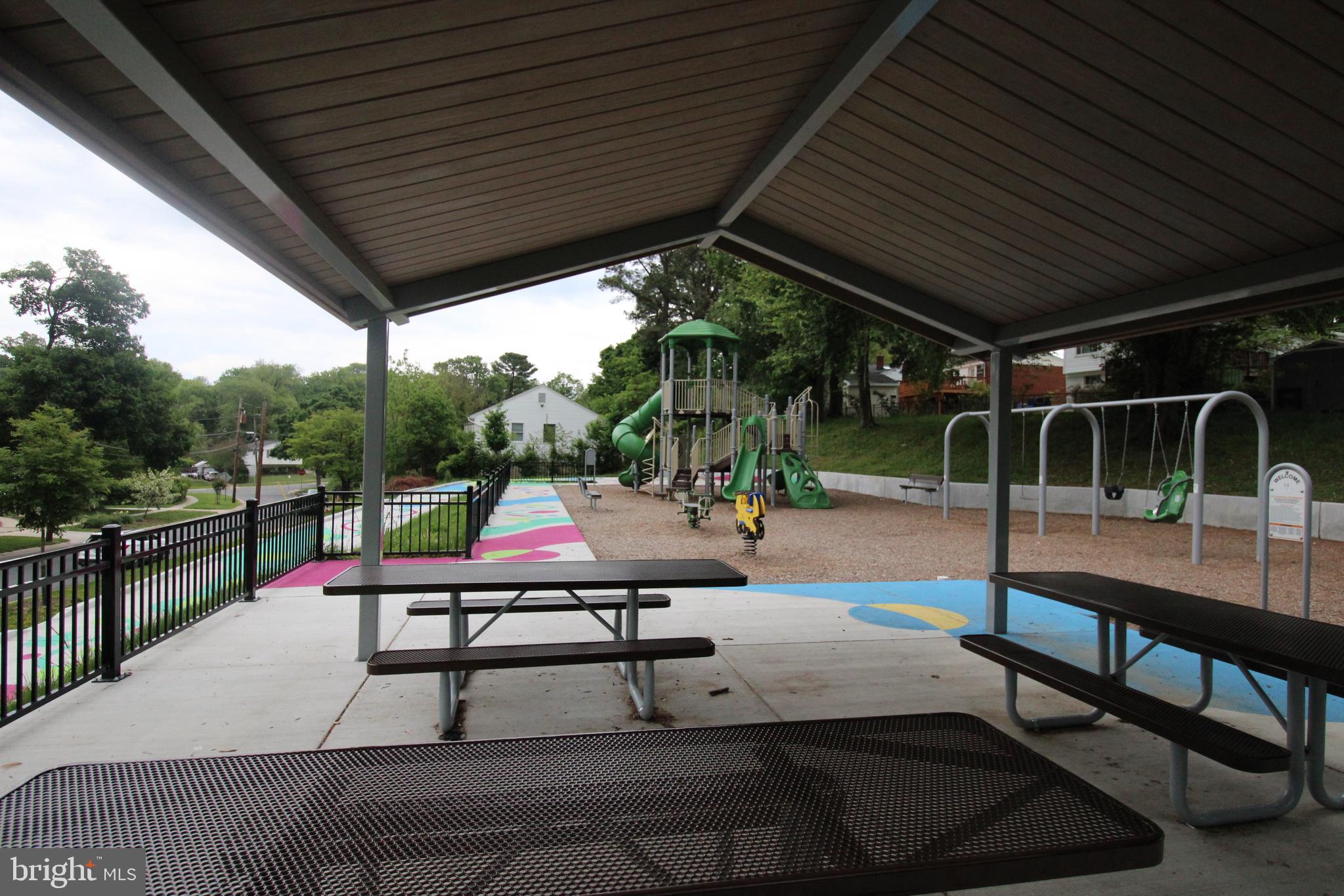 GREENWOOD KNOLLS - Residential