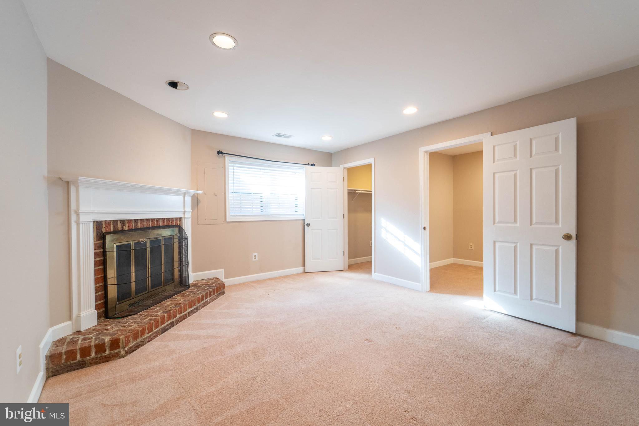 WOODFIELD ESTATES - Residential Lease