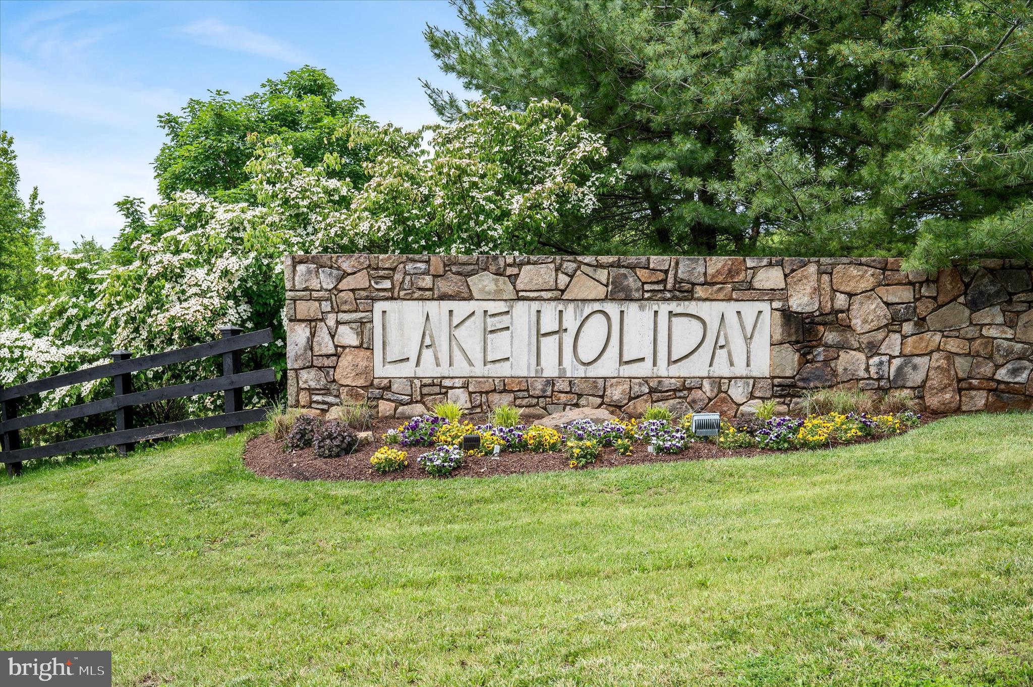LAKE HOLIDAY ESTATES - Residential