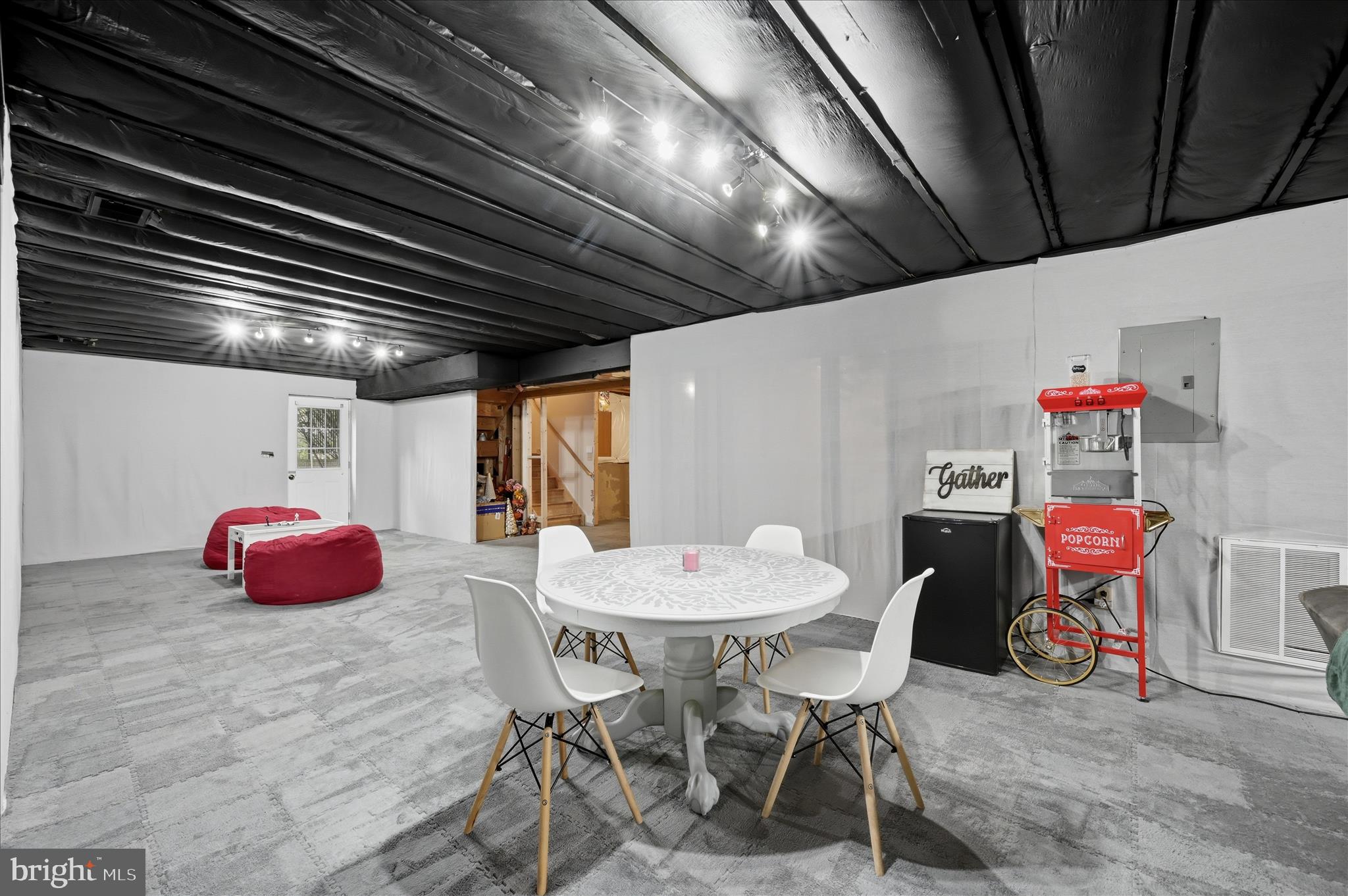 LAKE HOLIDAY ESTATES - Residential