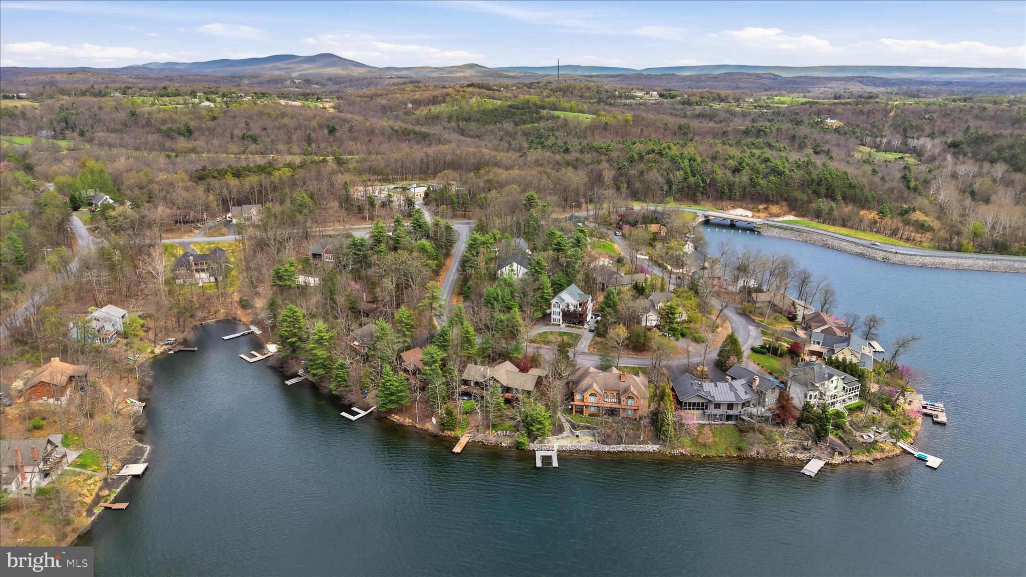 LAKE HOLIDAY ESTATES - Residential