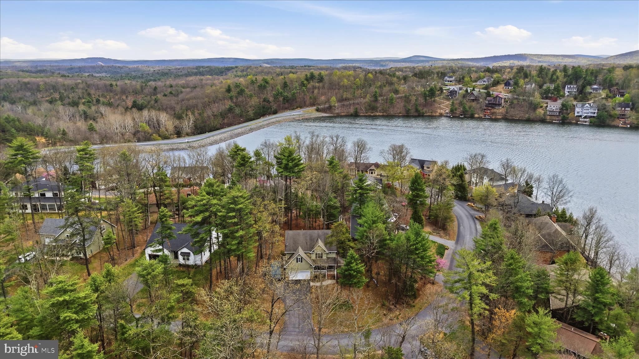 LAKE HOLIDAY ESTATES - Residential