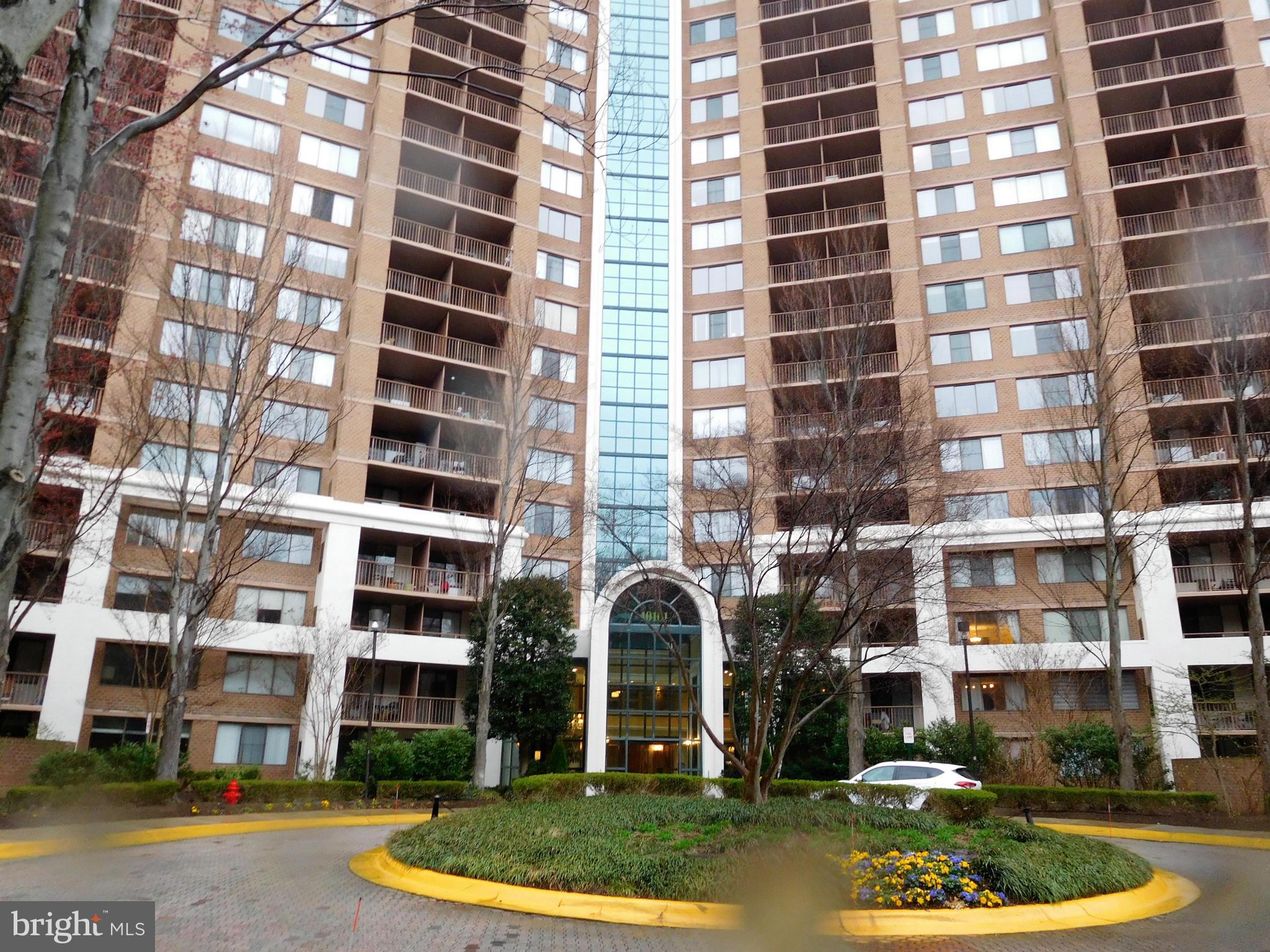 Stunning unit boasting hardwood floors, modern kitchen with granite & SS appliances, washer/dryer in unit, spacious bedroom w/WI closet, ceramic tile bath, and balcony with fantastic 16th story view! Secure Building w/24 Hour Desk, Fitness Center, Pool, Tennis, 2 parking spaces! Business Center, Party Room & More. Located adjacent to the Grosvenor METRO.