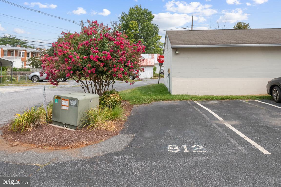 8TH STREET MEWS - Residential