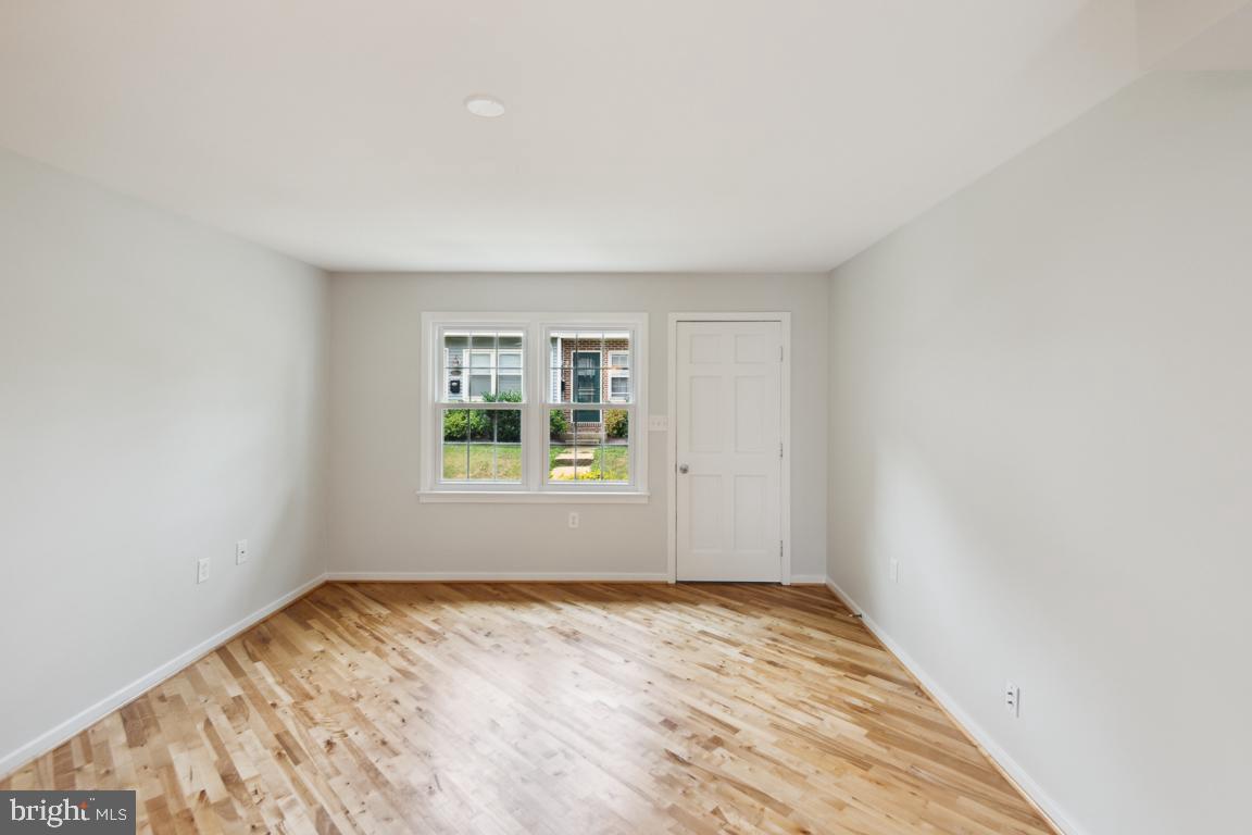 8TH STREET MEWS - Residential