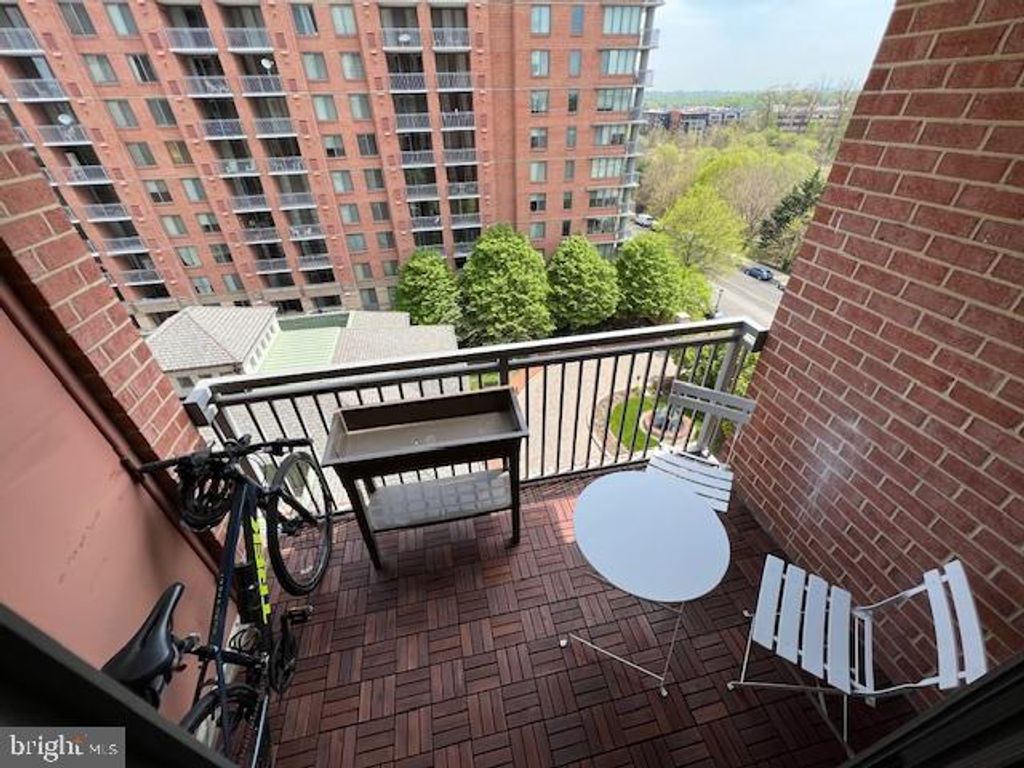Photo of 11710 Old Georgetown Road #820, NORTH BETHESDA, MD 20852 (MLS # MDMC2210832)