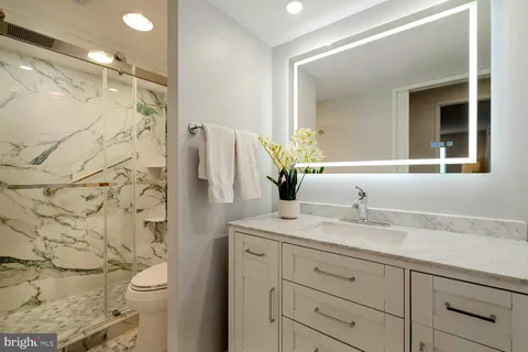 5904 Mount Eagle Drive Unit 412, Alexandria, VA 22303 - MLS#: VAFX2229962