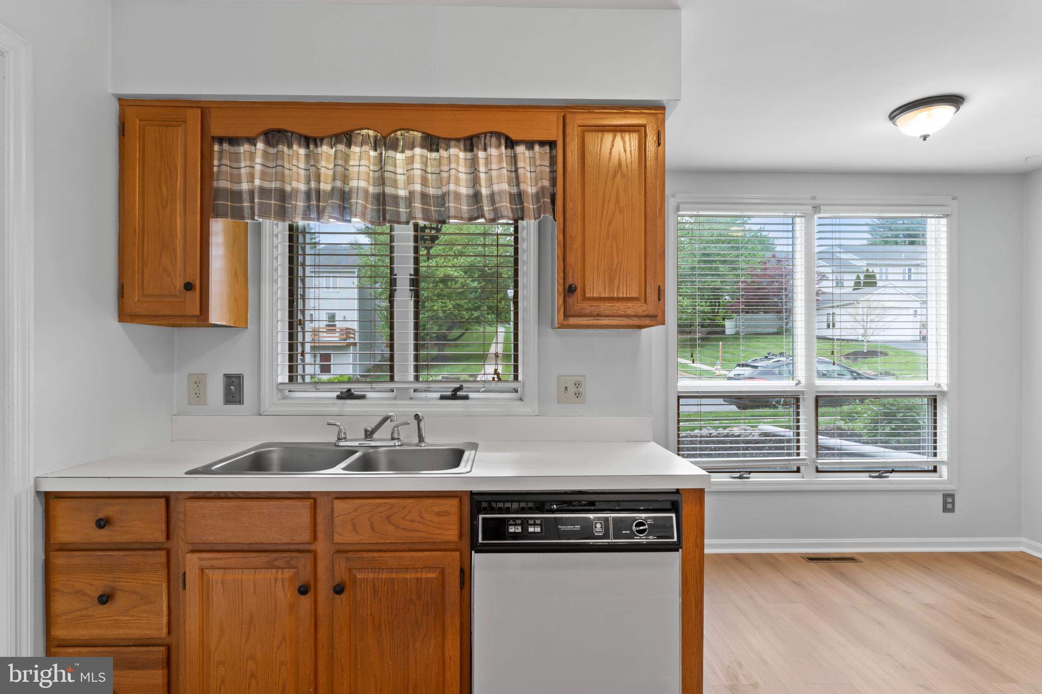 BEACON HILL VILLAGE - Residential