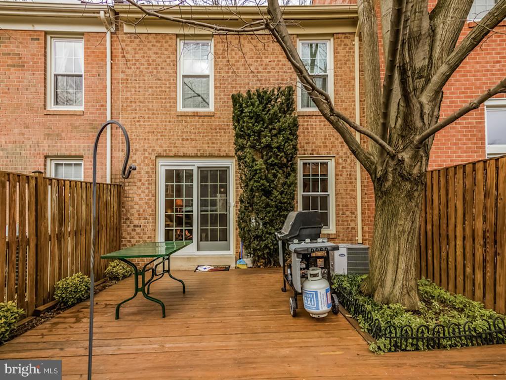 DEEPWOOD - Residential