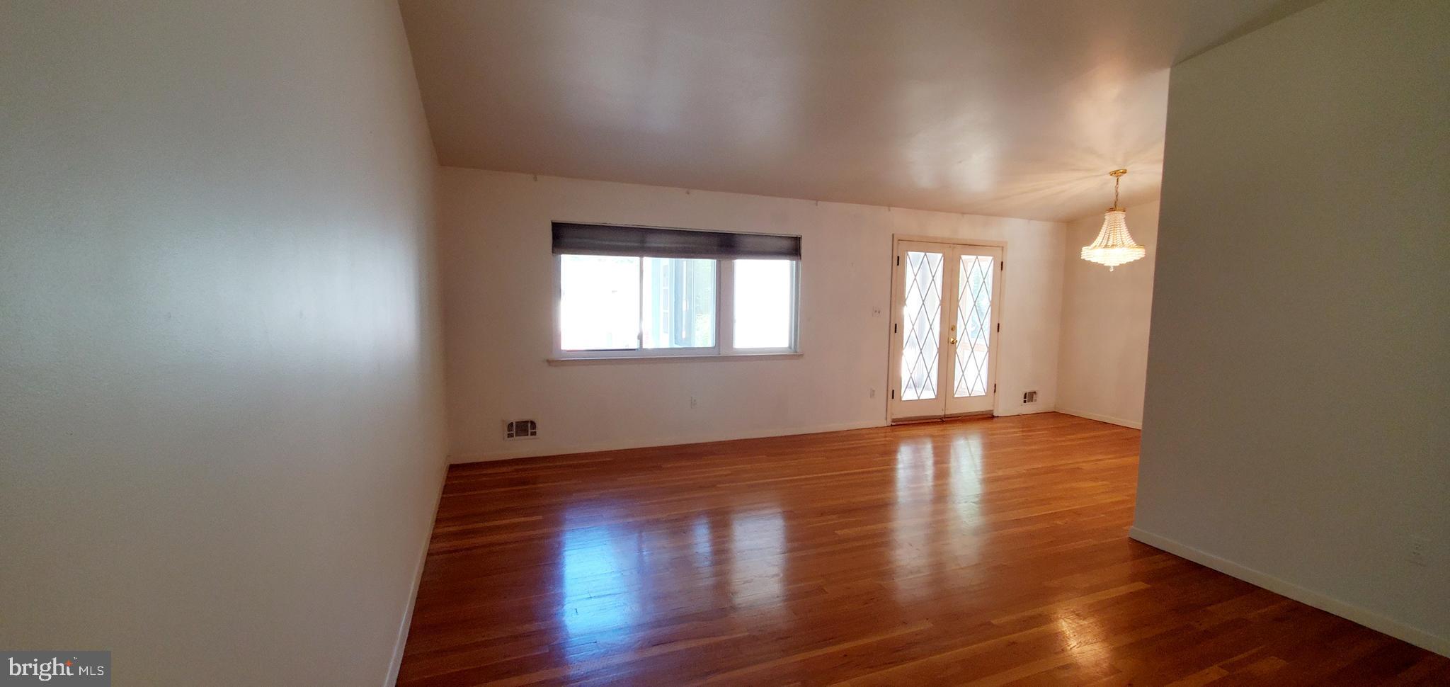 BEL PRE WOODS - Residential