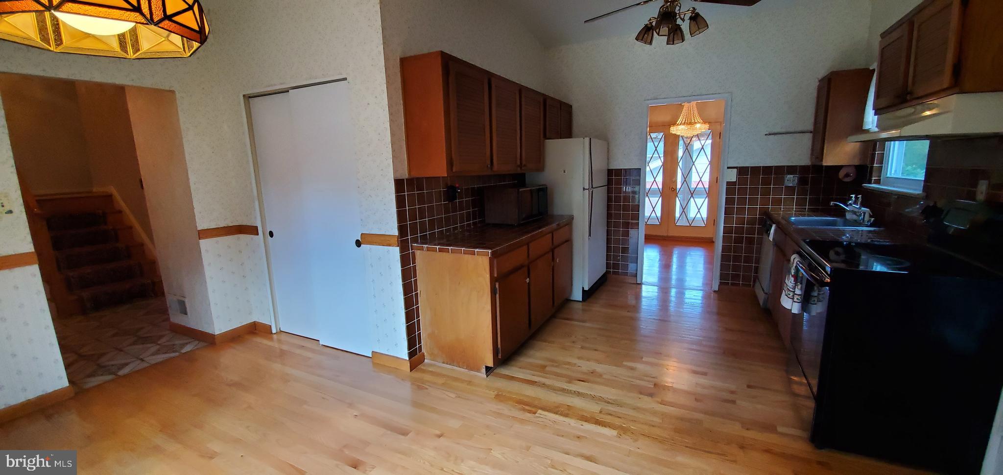 BEL PRE WOODS - Residential