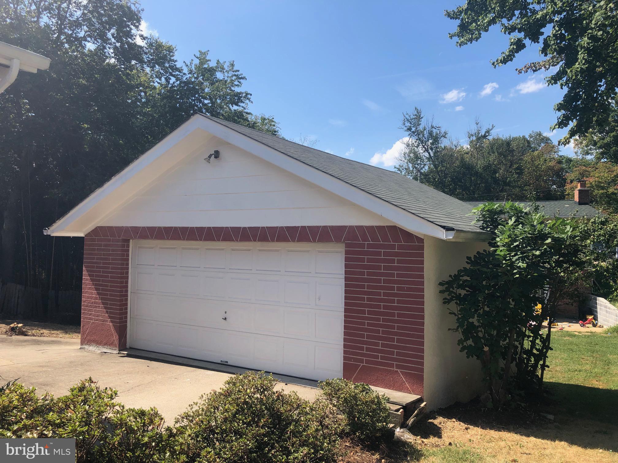 BEL PRE WOODS - Residential