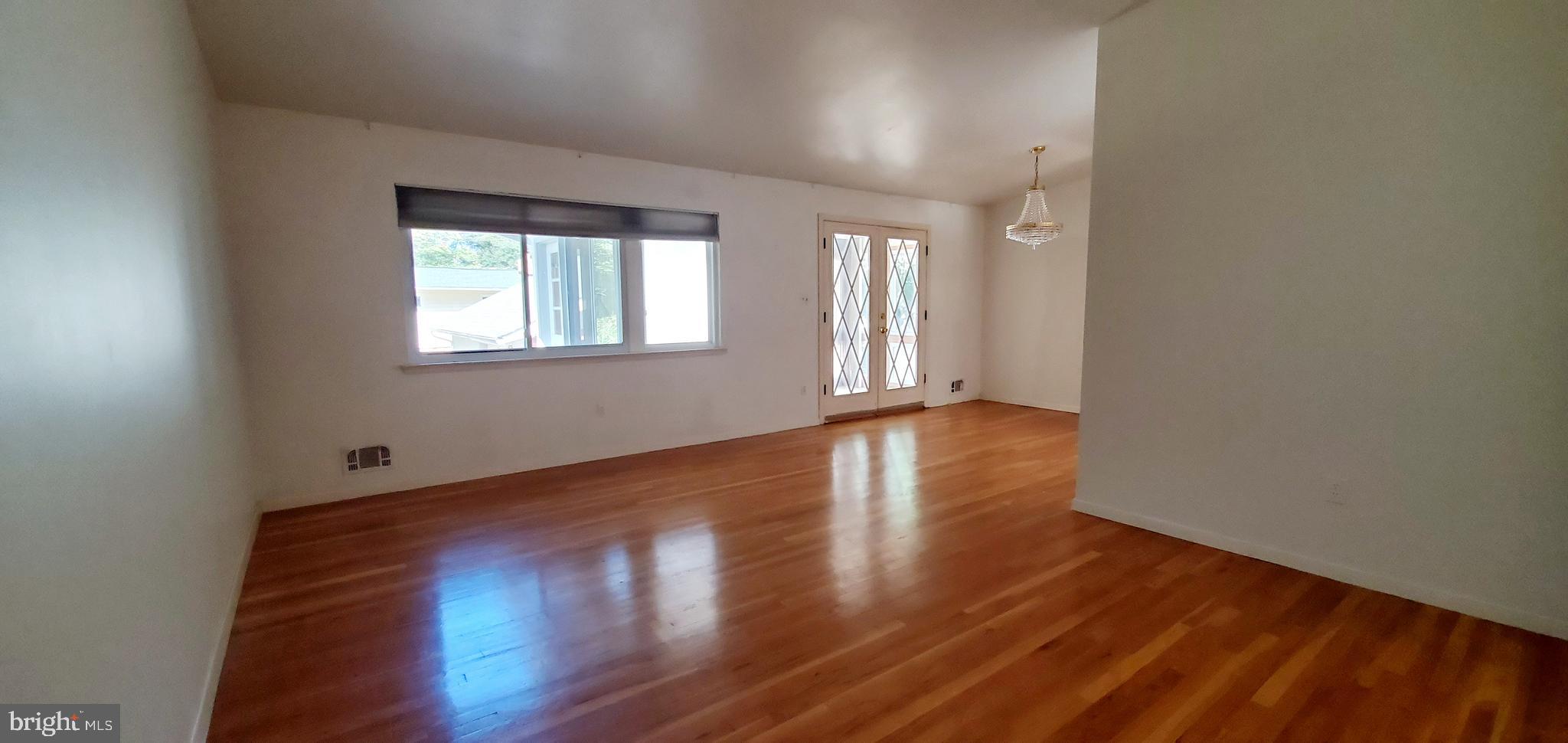 BEL PRE WOODS - Residential