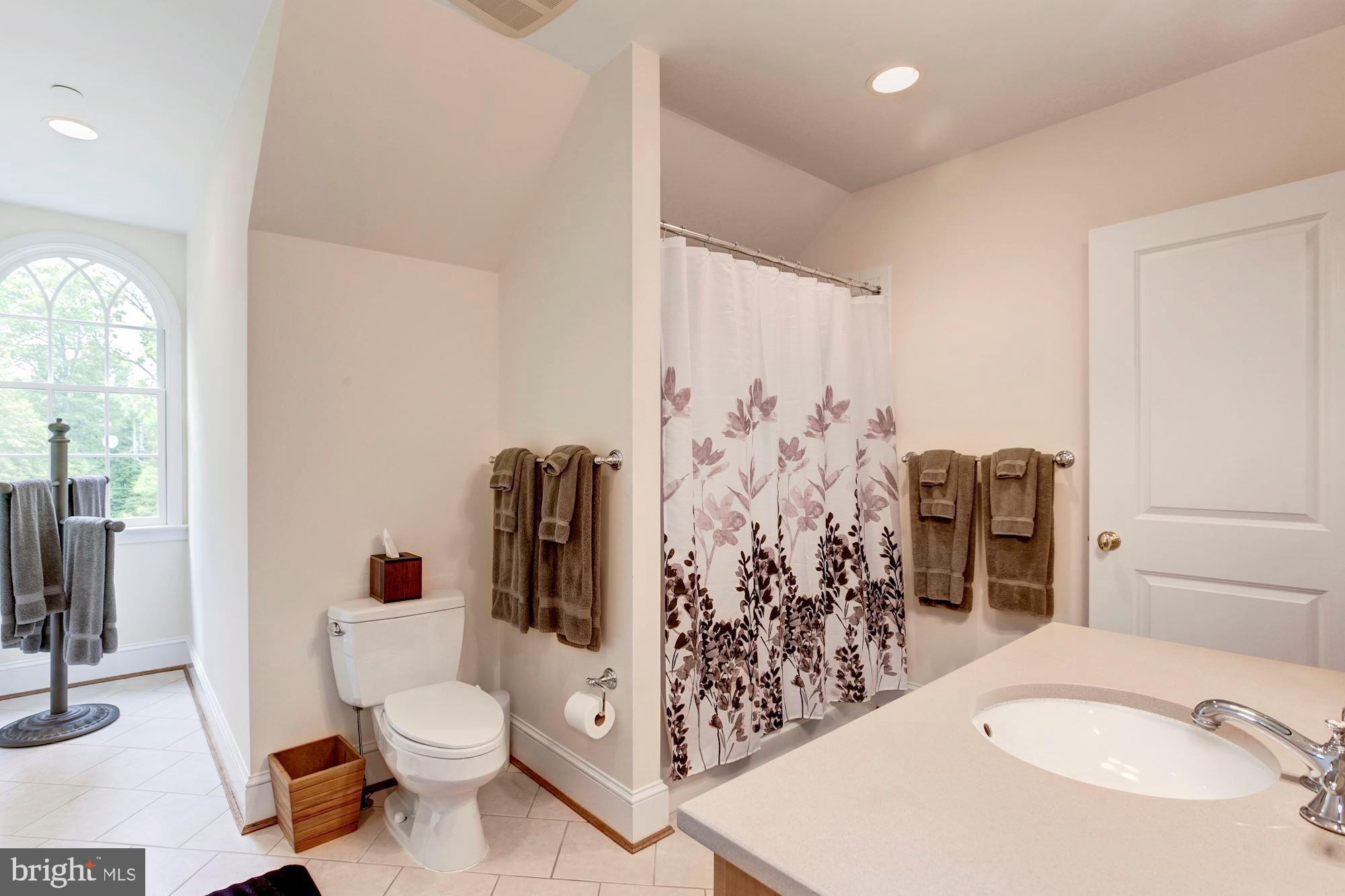 POTOMAC OUTSIDE - Residential