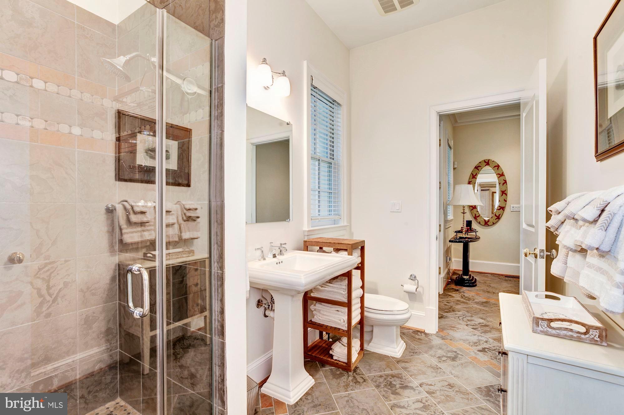 POTOMAC OUTSIDE - Residential