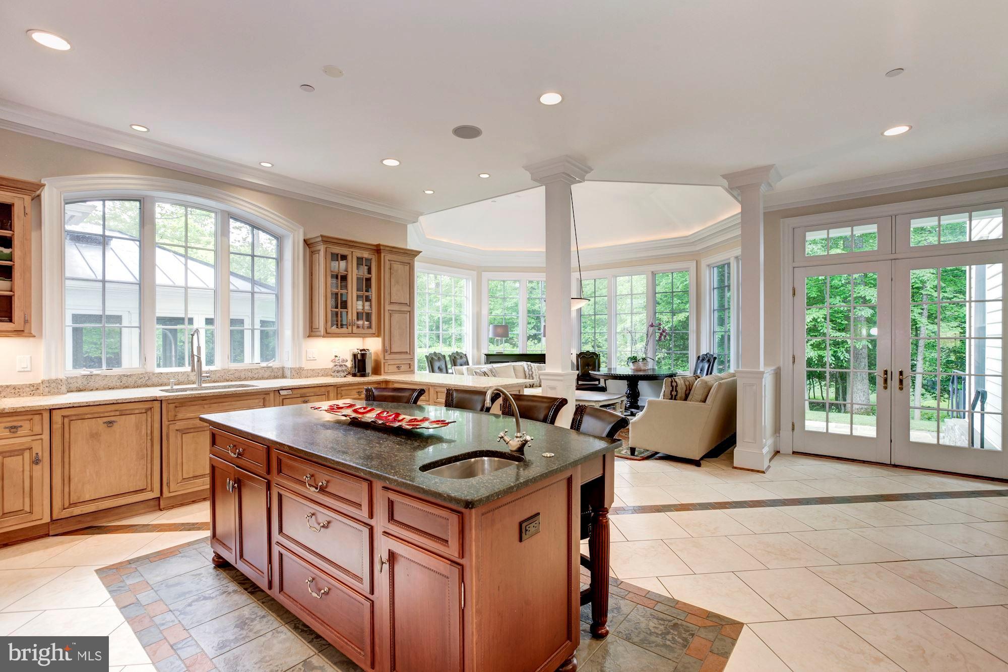 POTOMAC OUTSIDE - Residential