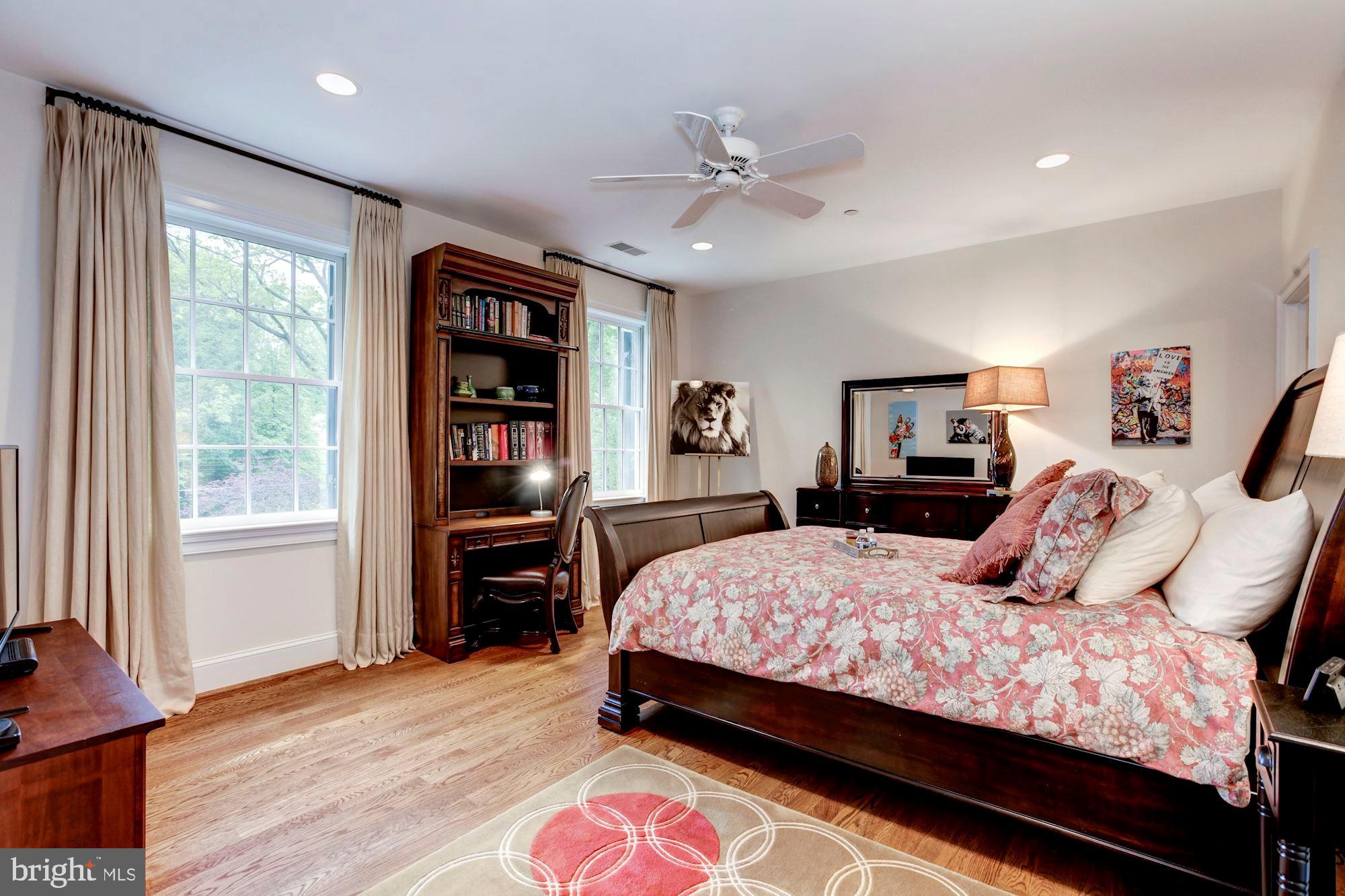 POTOMAC OUTSIDE - Residential