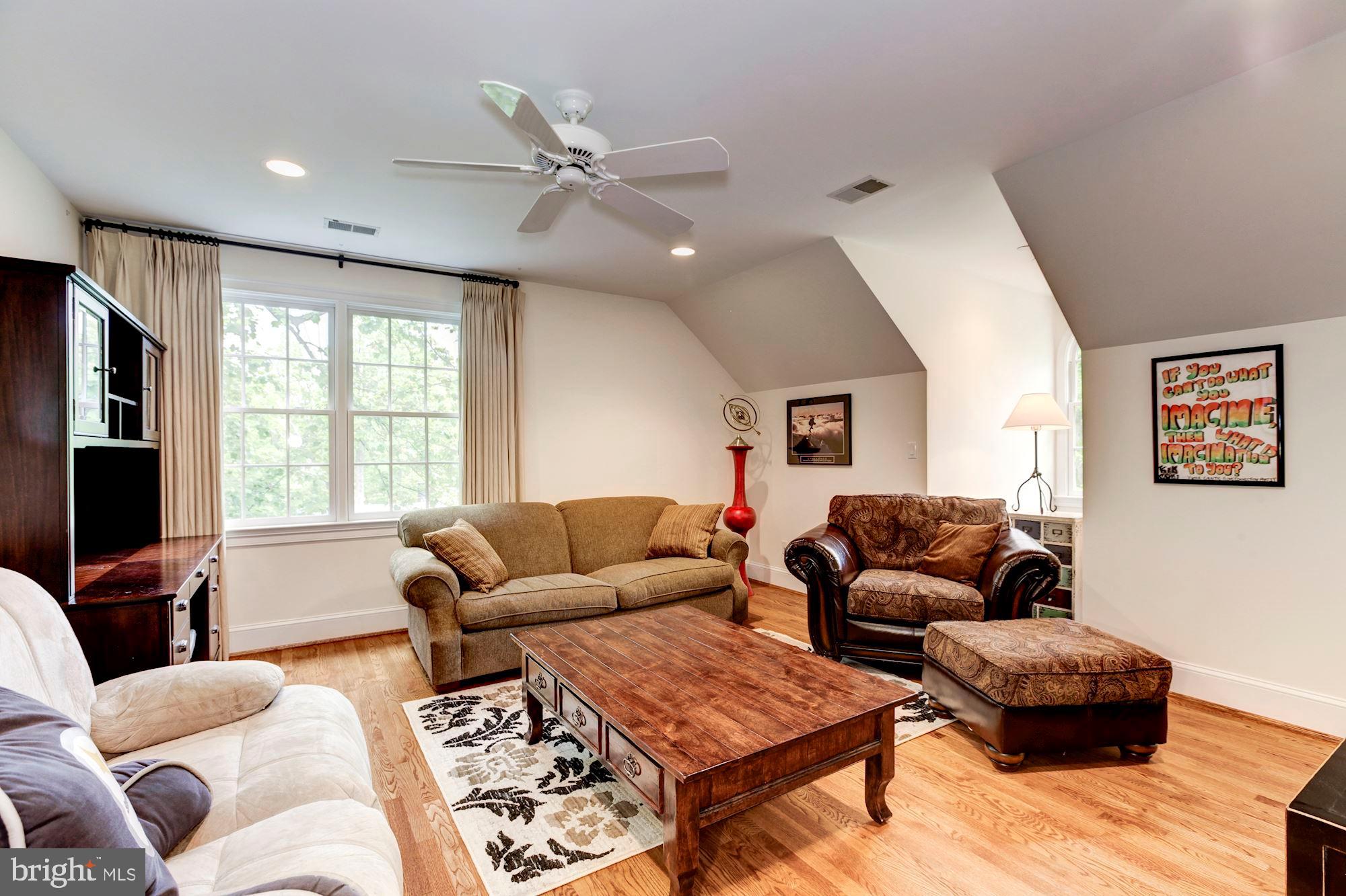 POTOMAC OUTSIDE - Residential