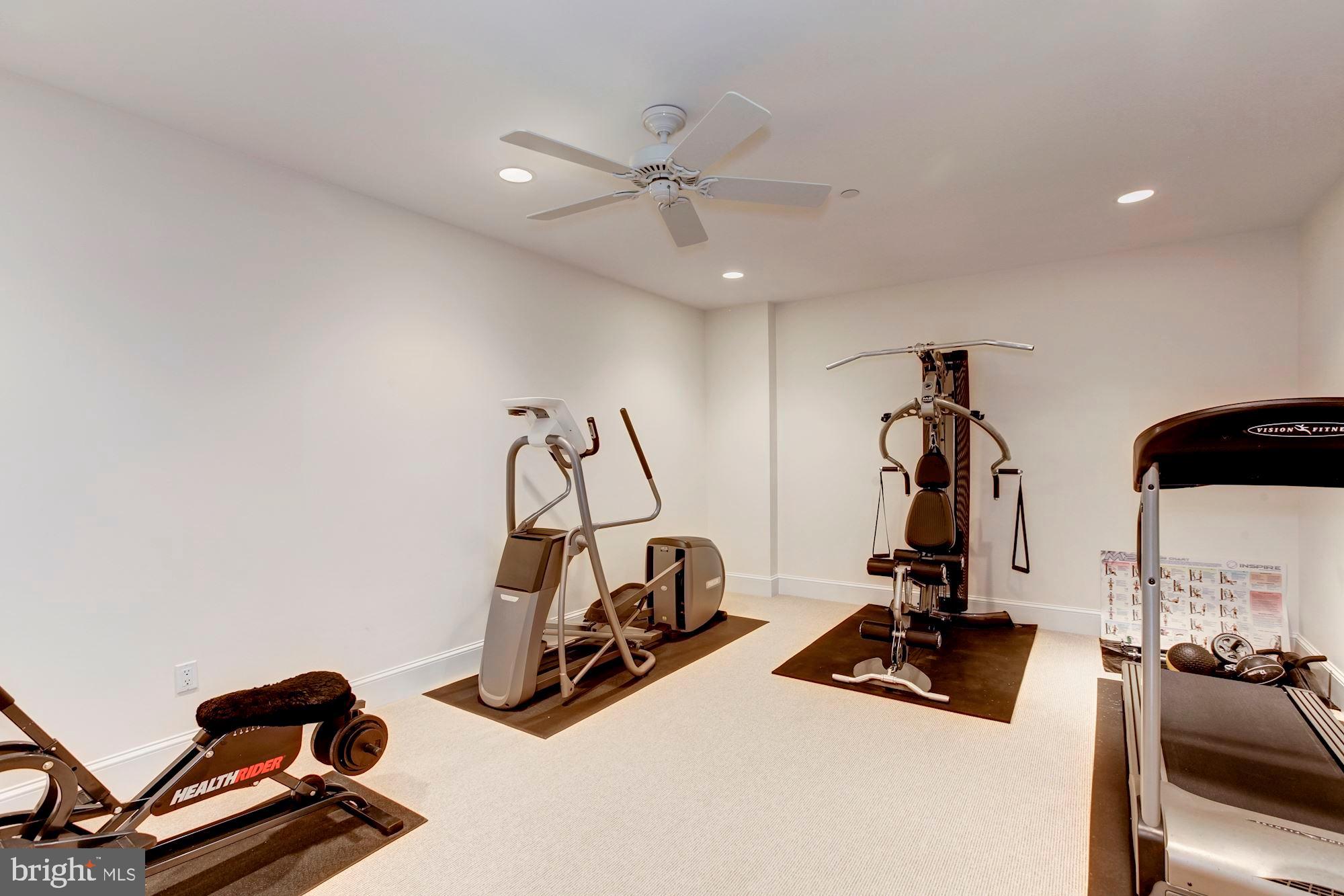 POTOMAC OUTSIDE - Residential