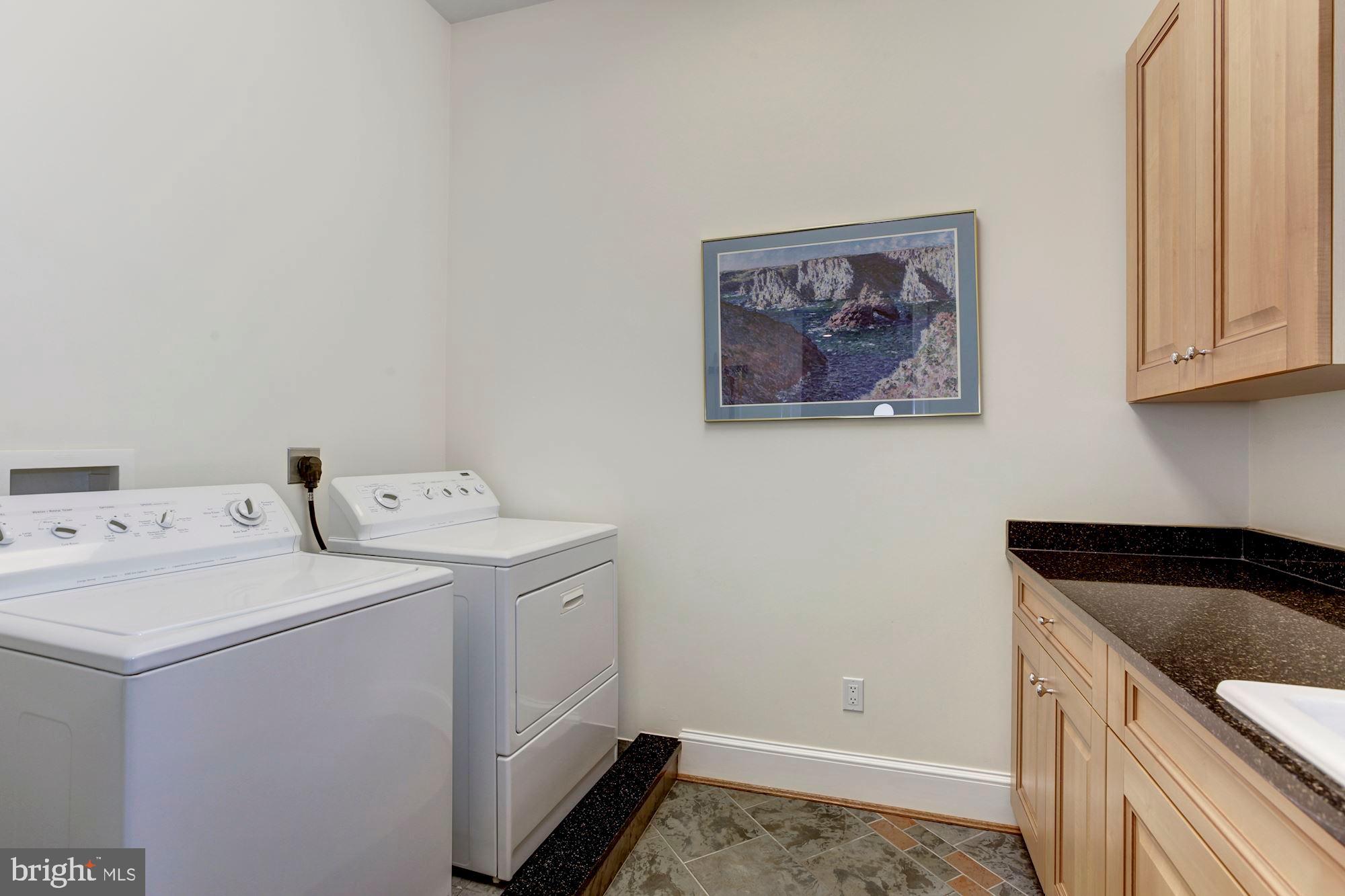 POTOMAC OUTSIDE - Residential