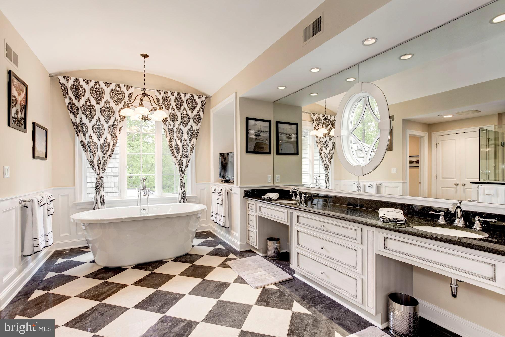 POTOMAC OUTSIDE - Residential