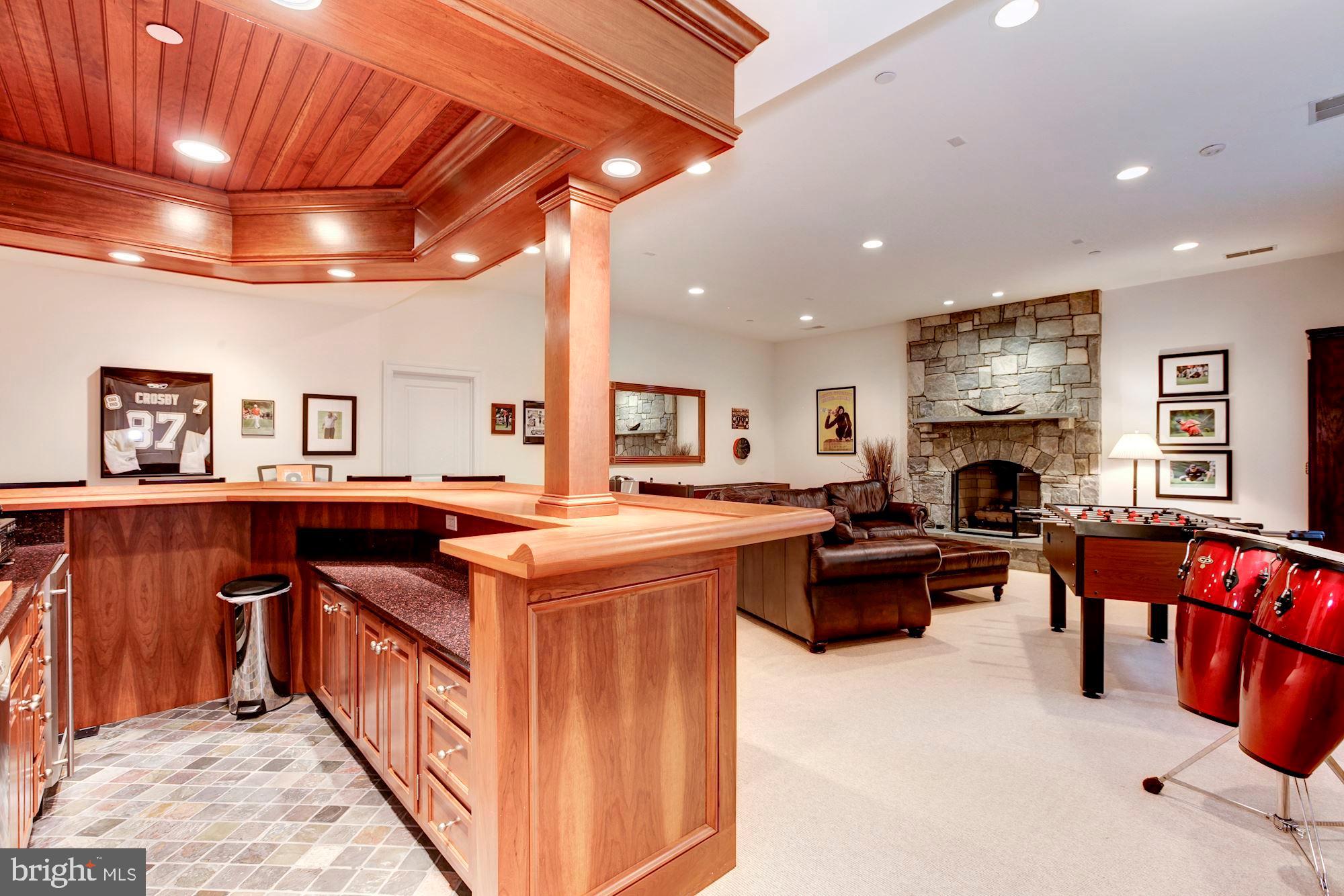 POTOMAC OUTSIDE - Residential