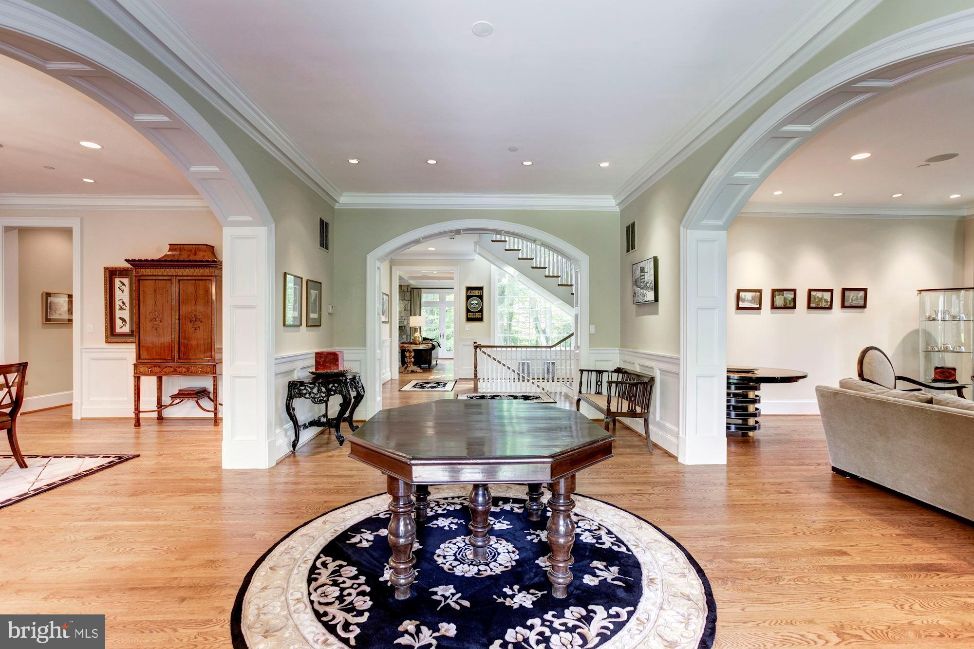 POTOMAC OUTSIDE - Residential