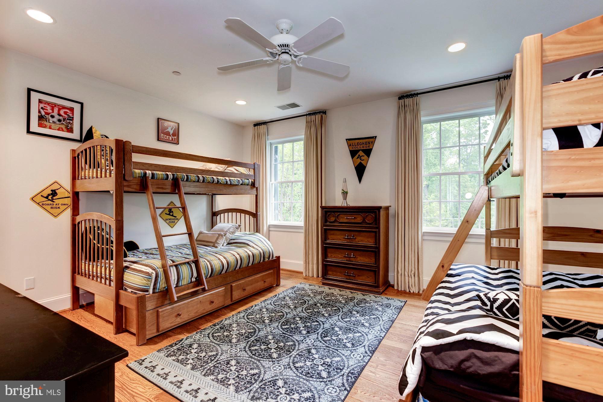 POTOMAC OUTSIDE - Residential