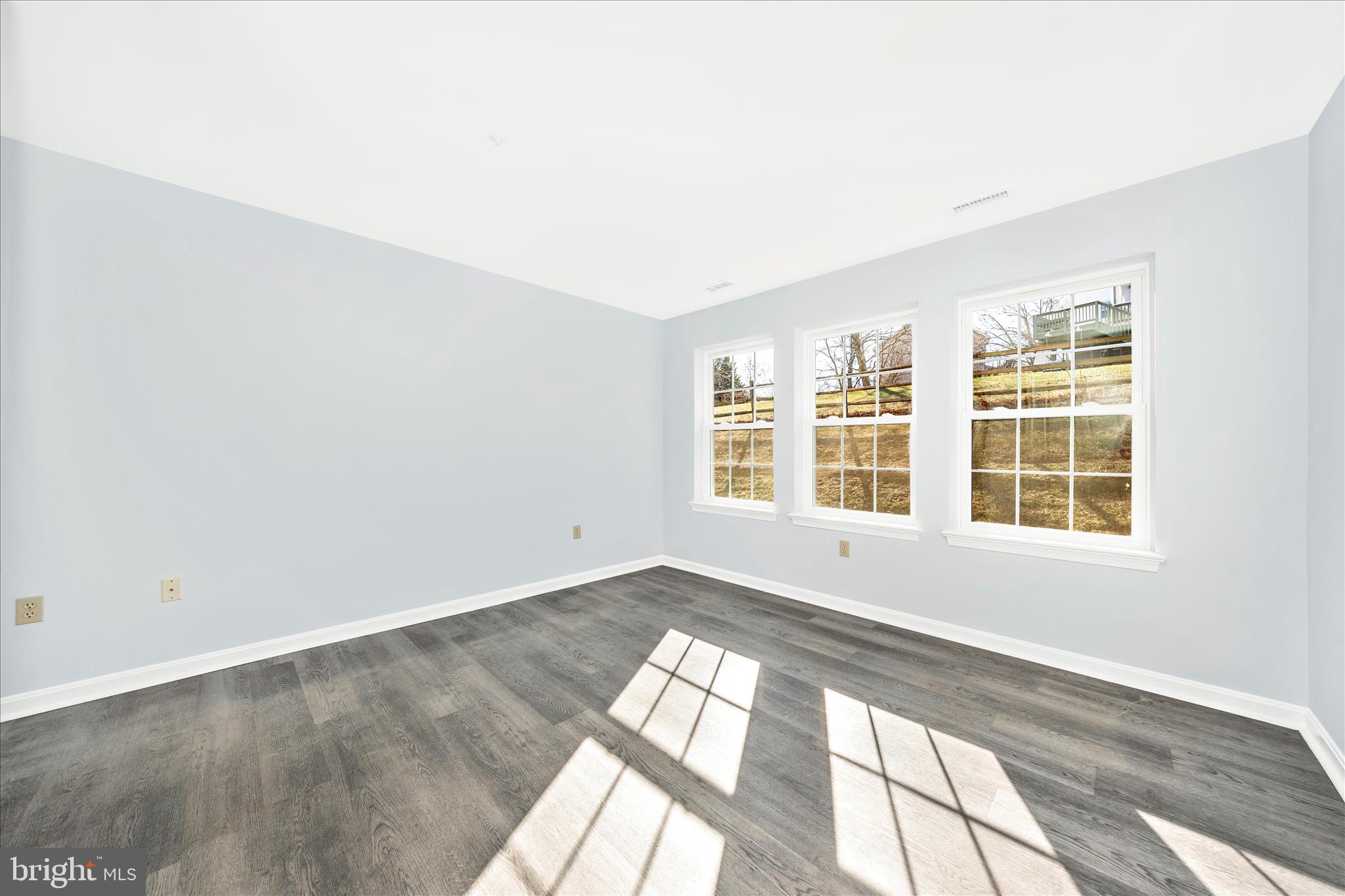 LAKETREE - Residential