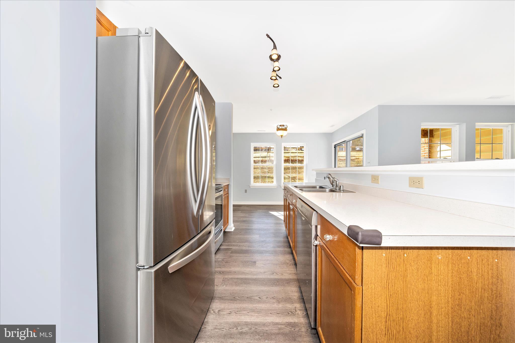 LAKETREE - Residential