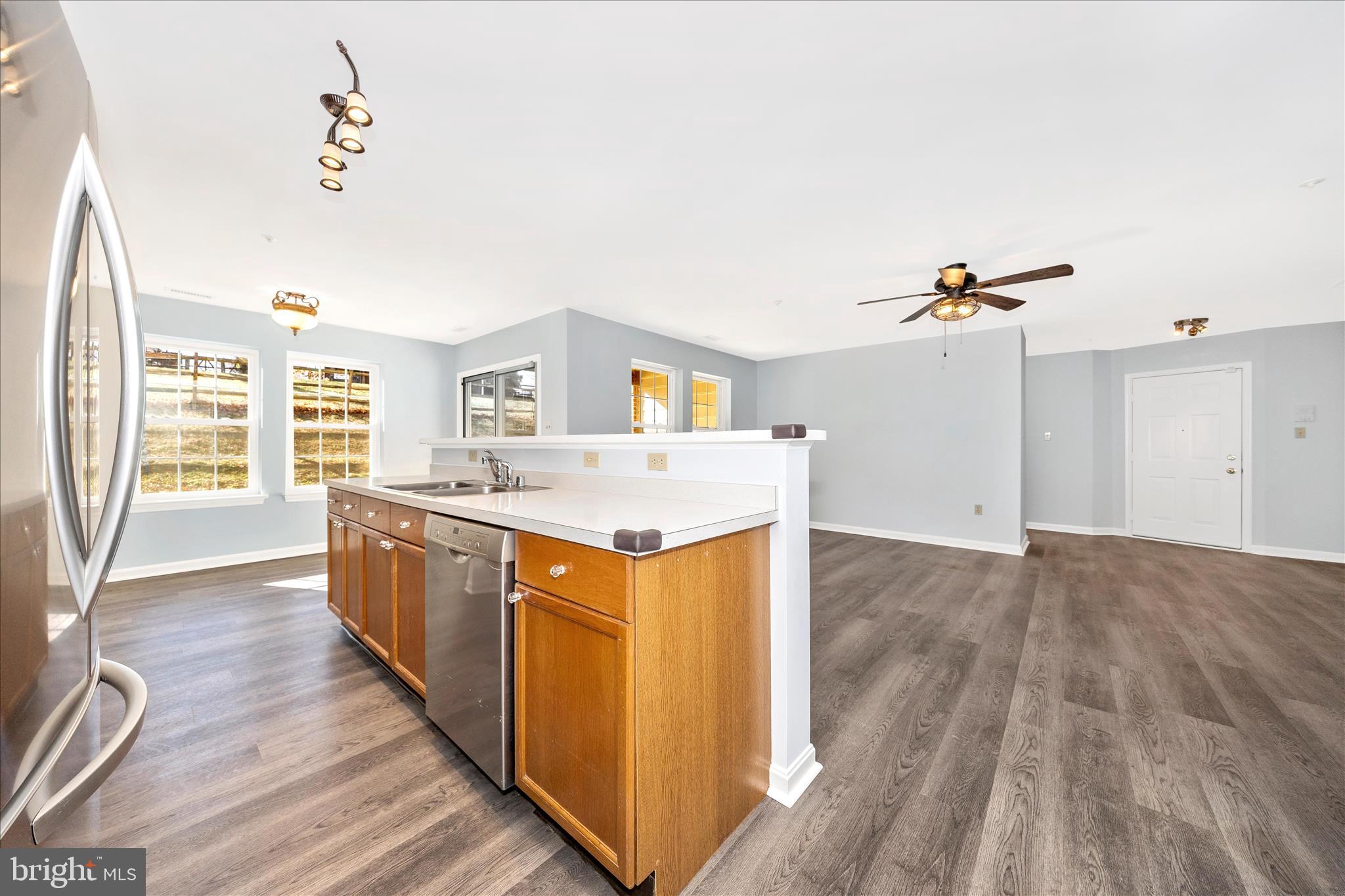 LAKETREE - Residential