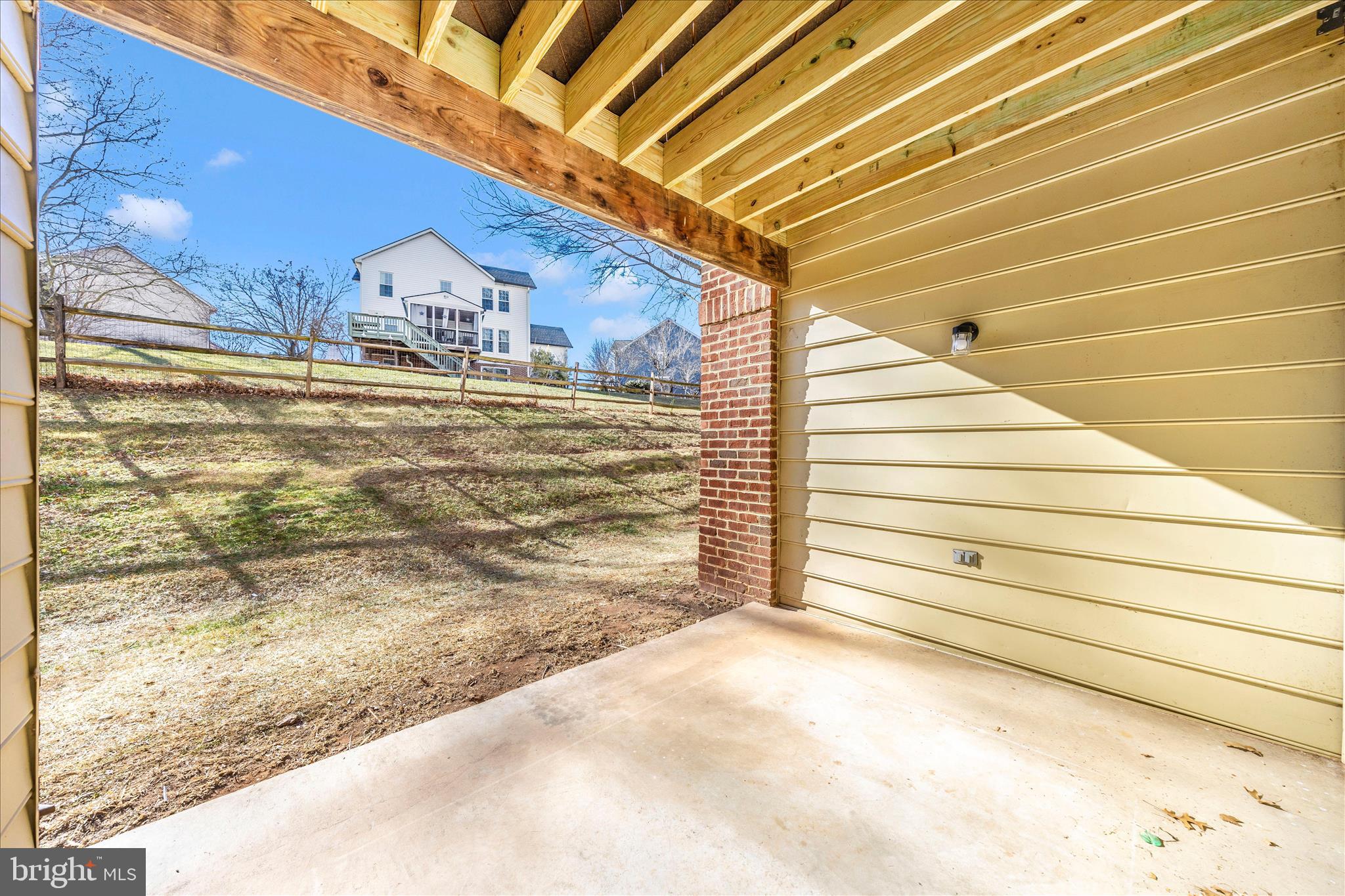 LAKETREE - Residential