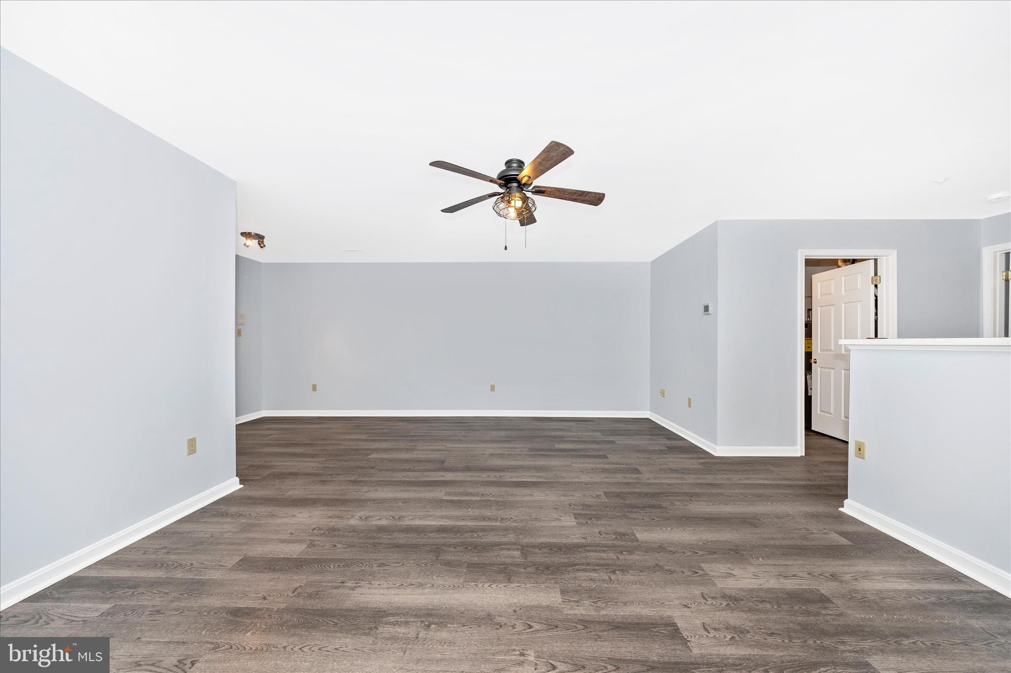 LAKETREE - Residential