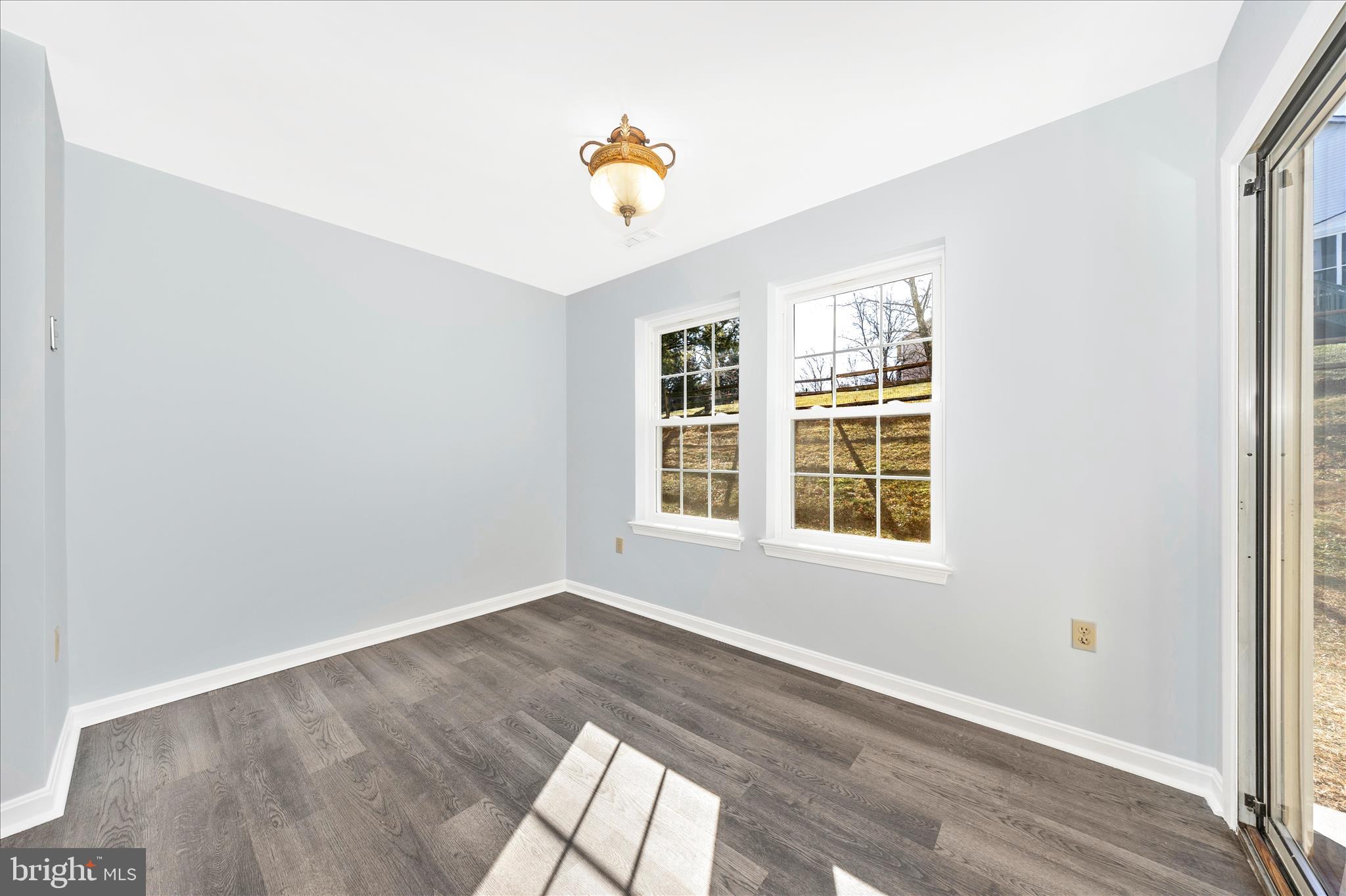 LAKETREE - Residential