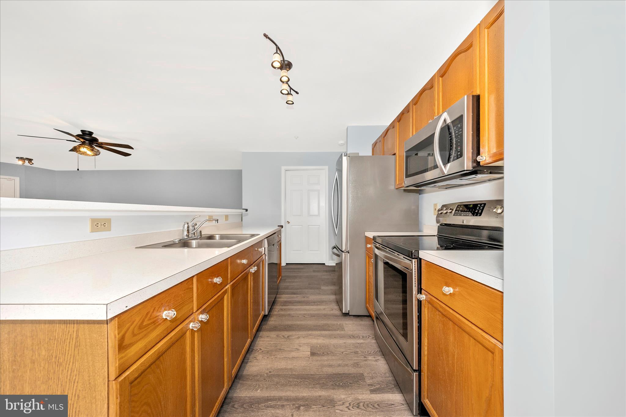 LAKETREE - Residential