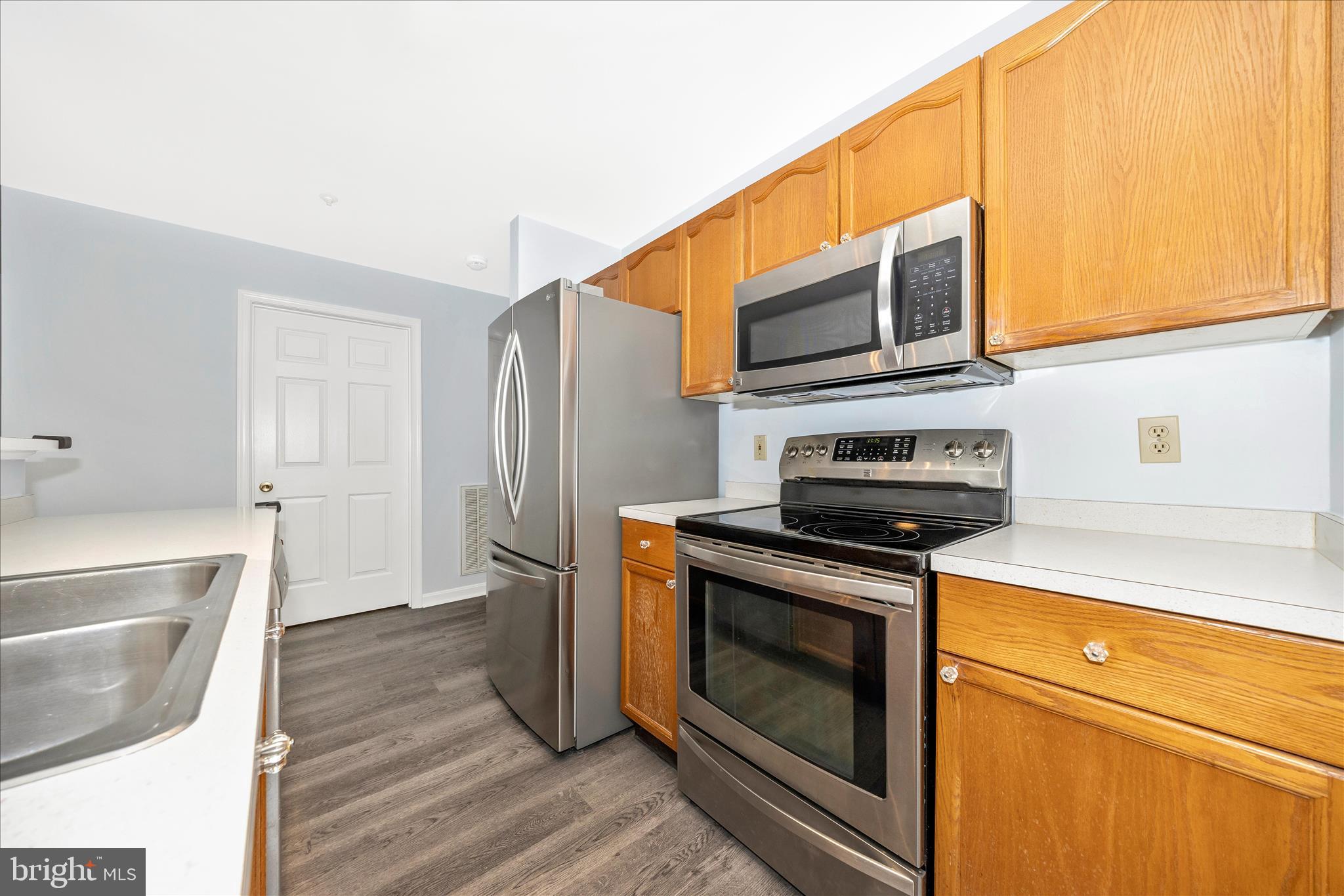 LAKETREE - Residential