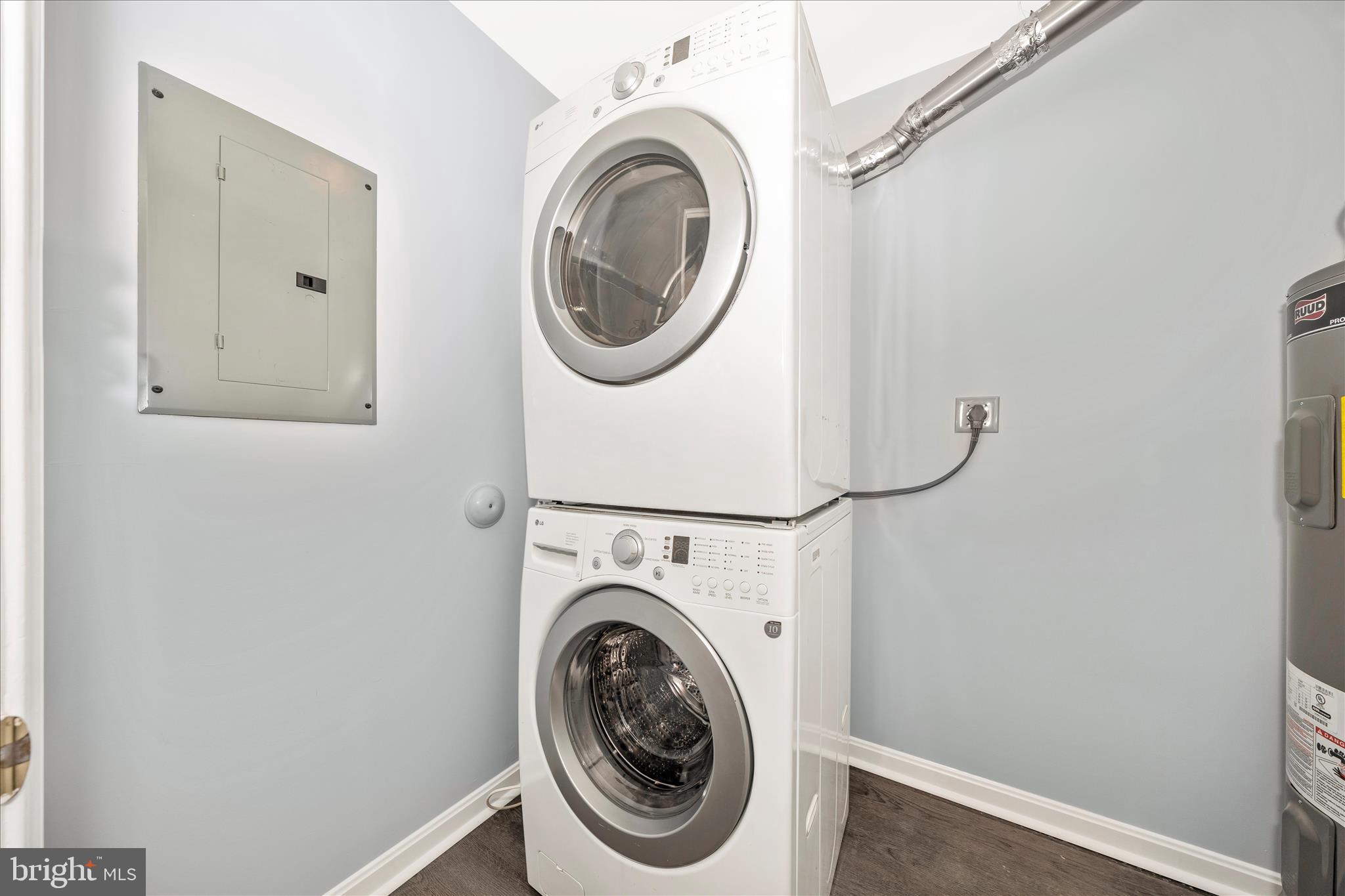 LAKETREE - Residential