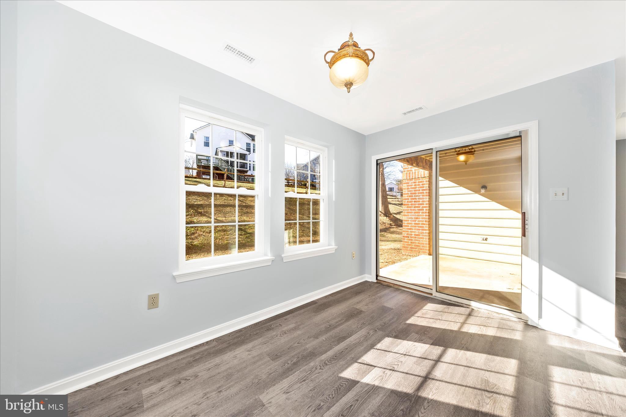 LAKETREE - Residential