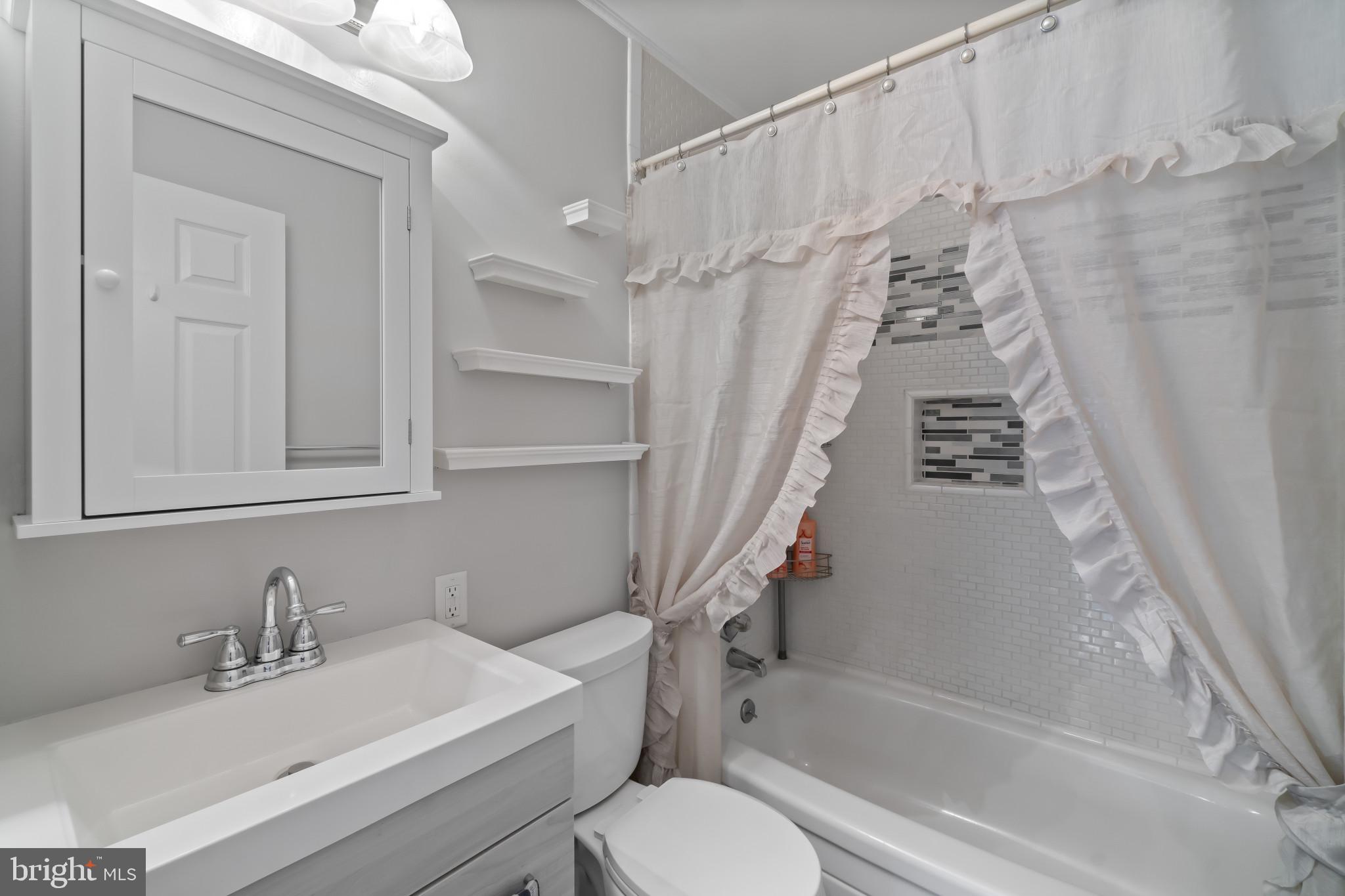 CARROLLWOOD - Residential