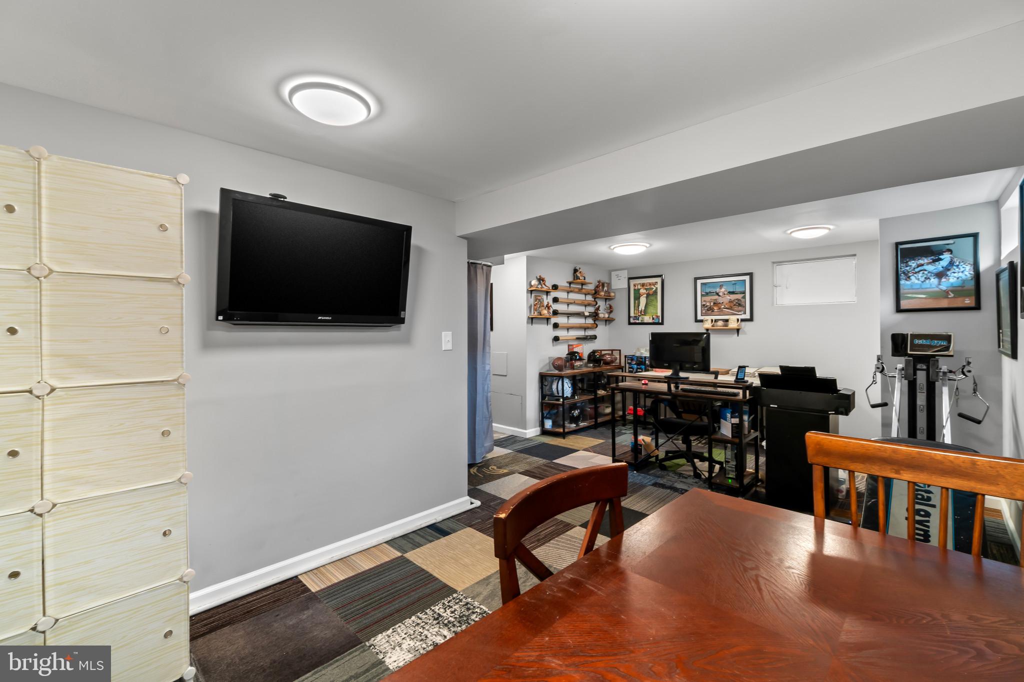 CARROLLWOOD - Residential