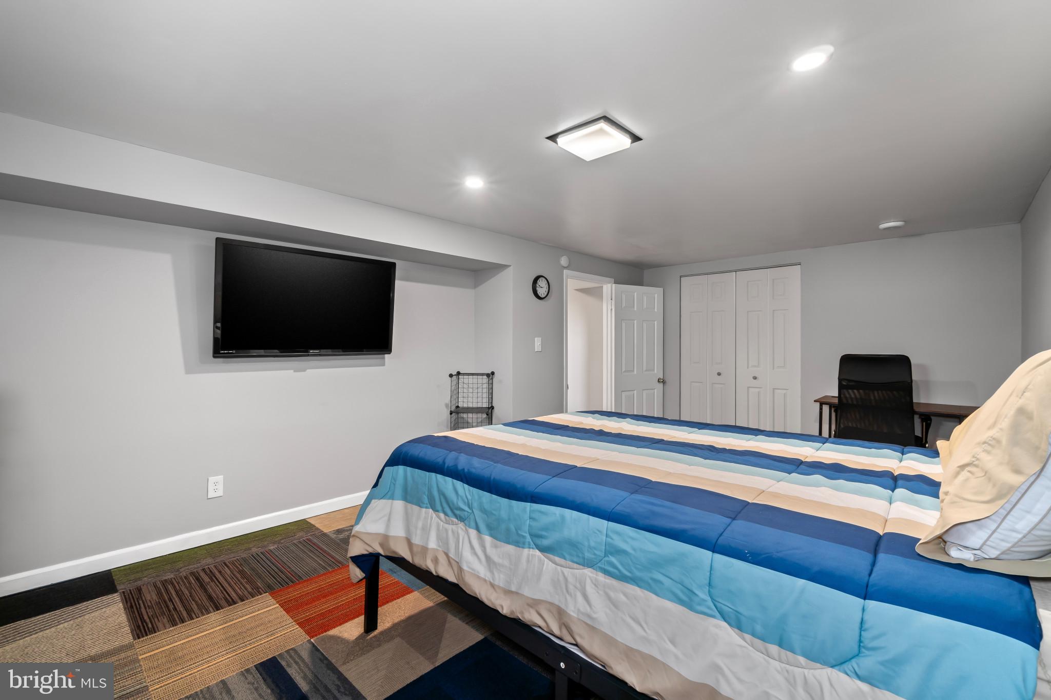 CARROLLWOOD - Residential