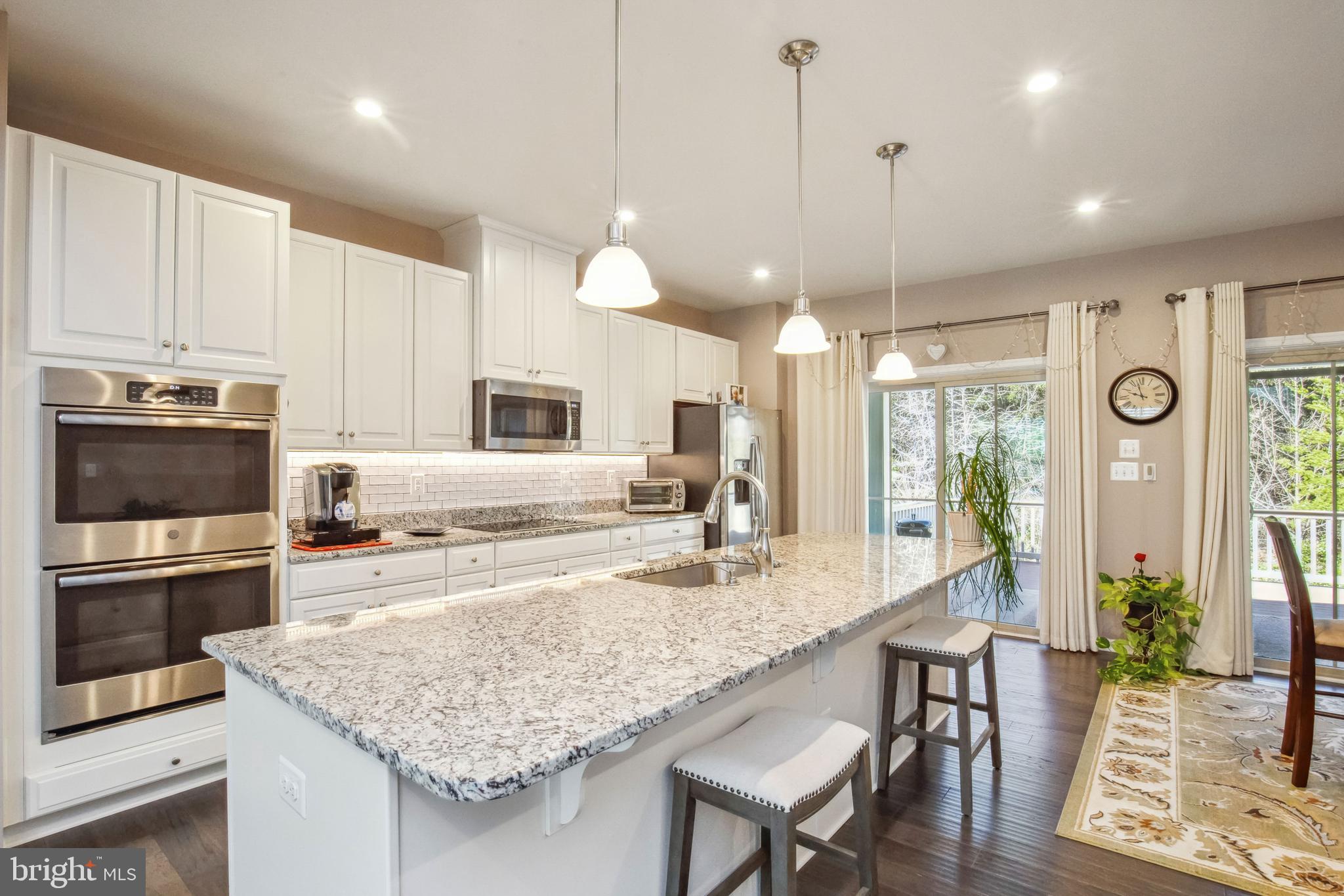 BRADLEY SQUARE - Residential