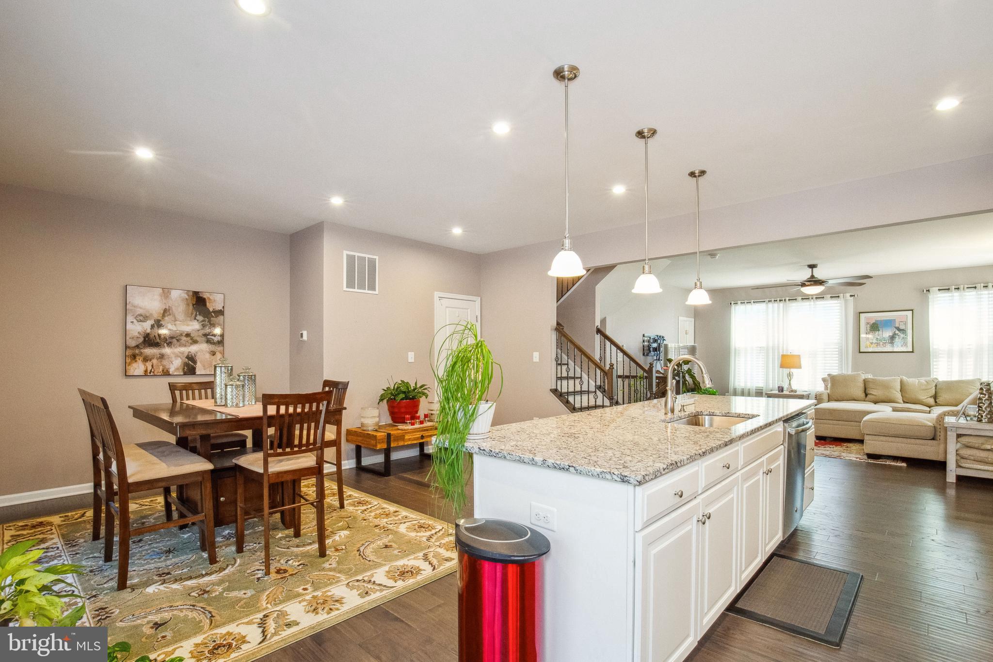 BRADLEY SQUARE - Residential