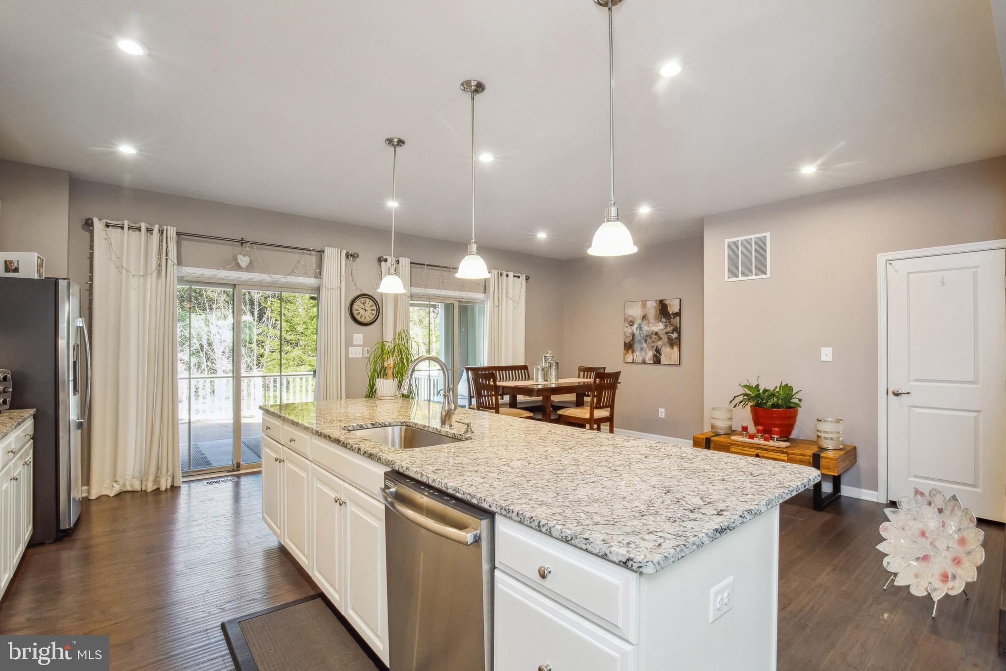 BRADLEY SQUARE - Residential