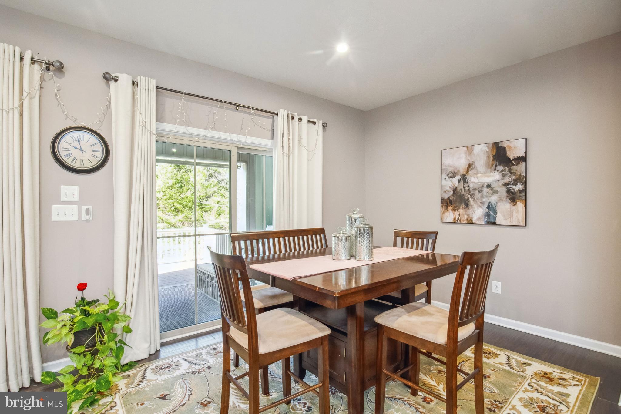 BRADLEY SQUARE - Residential