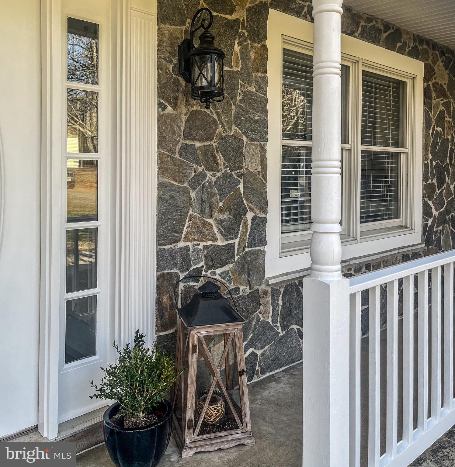 4291 DYES LANE