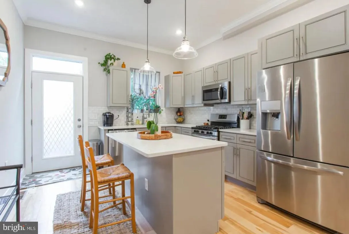 Philadelphia, Pennsylvania 19146, United States, 3 Bedrooms Bedrooms, ,3 BathroomsBathrooms,Residential,Active,128716
