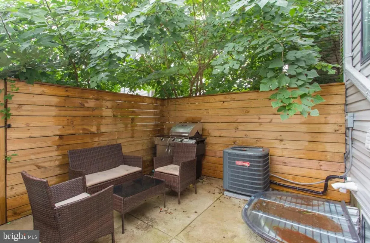 Philadelphia, Pennsylvania 19146, United States, 3 Bedrooms Bedrooms, ,3 BathroomsBathrooms,Residential,Active,128716